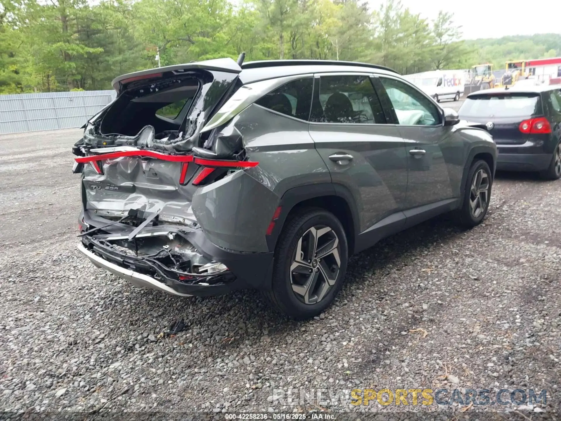 4 Photograph of a damaged car 5NMJECDE0RH419167 HYUNDAI TUCSON 2024
