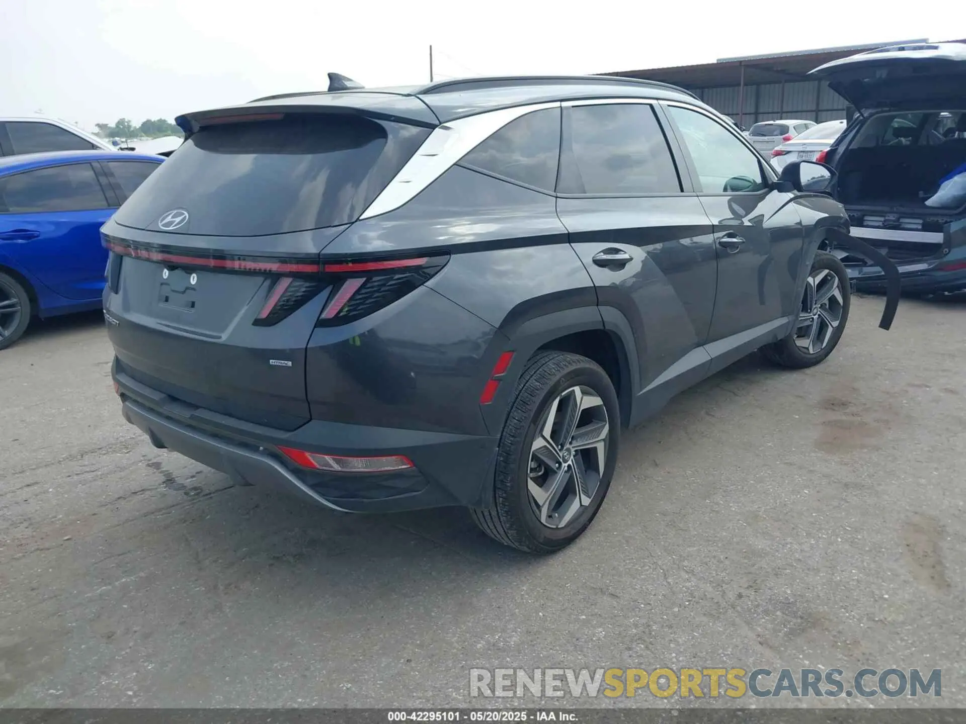 4 Photograph of a damaged car 5NMJECDE2RH356671 HYUNDAI TUCSON 2024