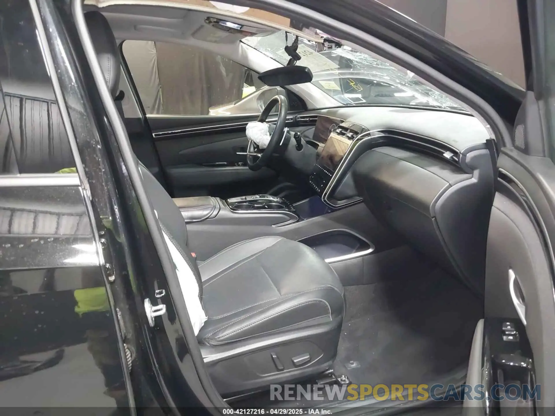 5 Photograph of a damaged car 5NMJECDE5RH303687 HYUNDAI TUCSON 2024