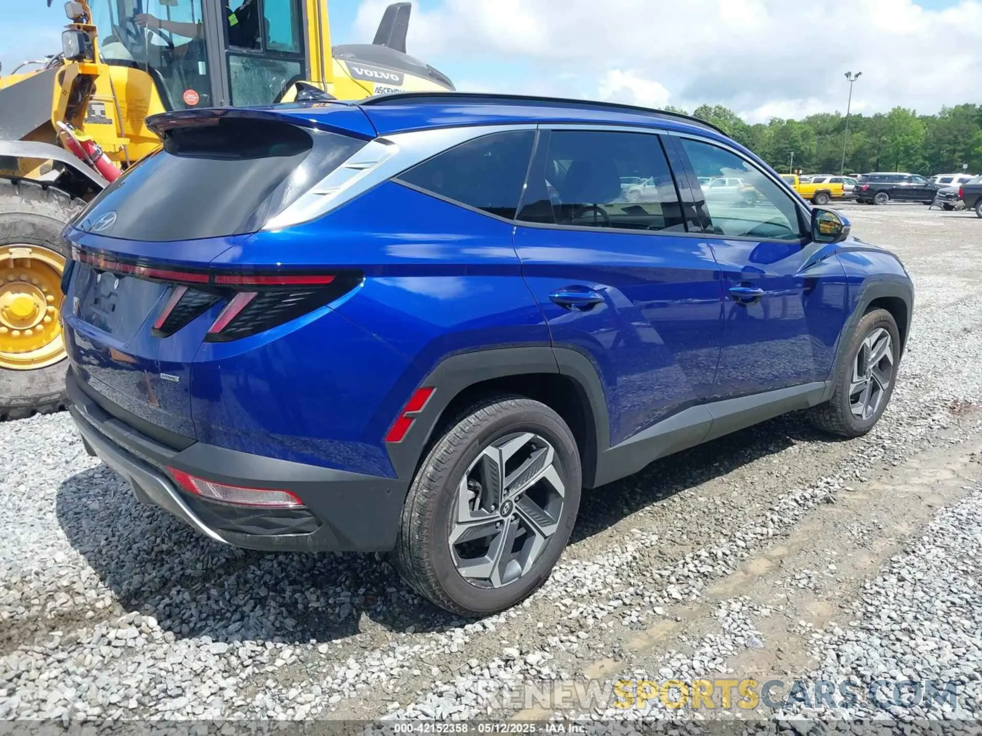 4 Photograph of a damaged car 5NMJECDE5RH355143 HYUNDAI TUCSON 2024