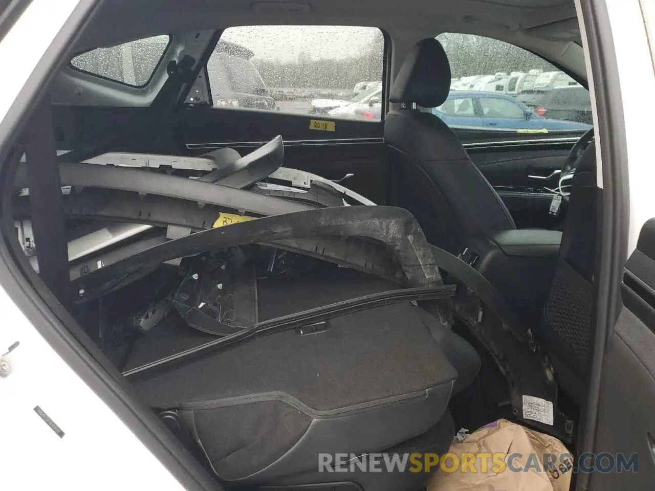 11 Photograph of a damaged car 5NMJECDE7RH439769 HYUNDAI TUCSON 2024