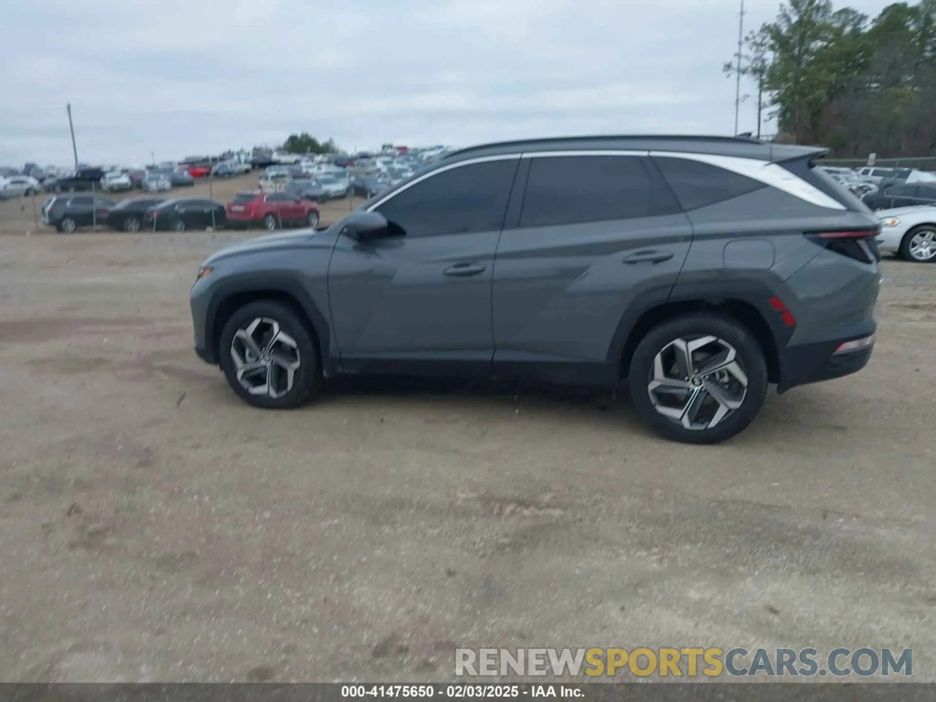14 Photograph of a damaged car 5NMJF3DE0RH394574 HYUNDAI TUCSON 2024