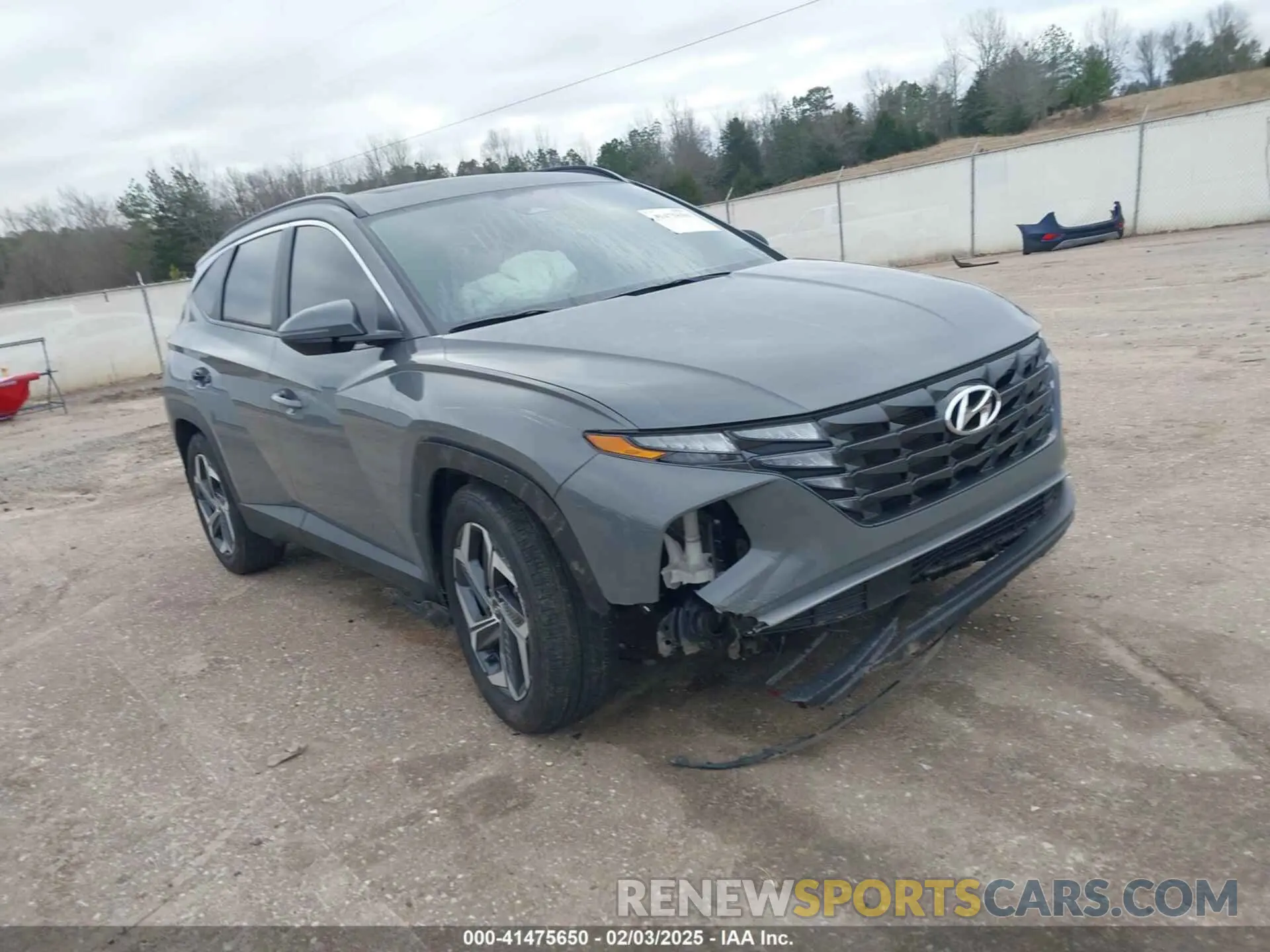 17 Photograph of a damaged car 5NMJF3DE0RH394574 HYUNDAI TUCSON 2024
