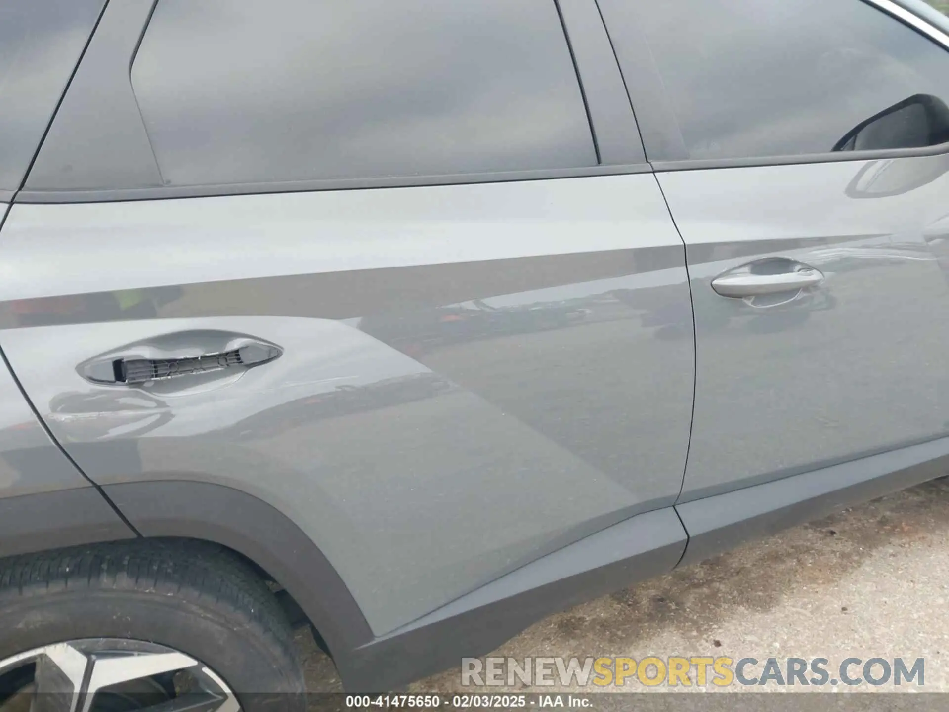 19 Photograph of a damaged car 5NMJF3DE0RH394574 HYUNDAI TUCSON 2024