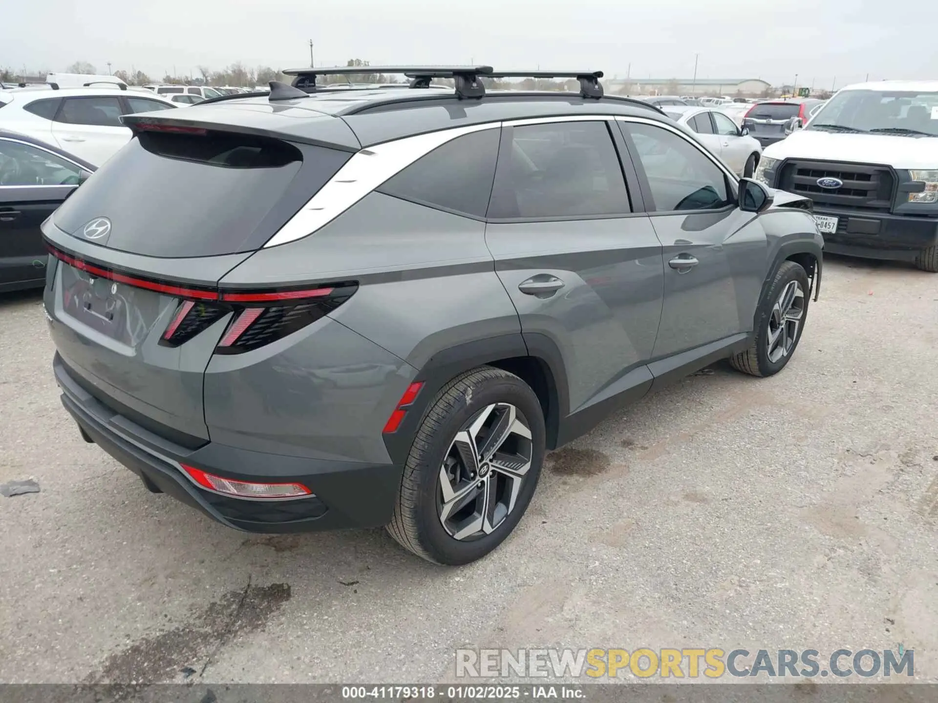4 Photograph of a damaged car 5NMJF3DE2RH360698 HYUNDAI TUCSON 2024