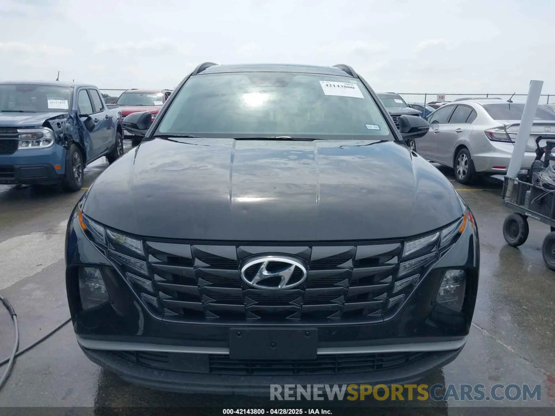 12 Photograph of a damaged car 5NMJF3DE6RH401401 HYUNDAI TUCSON 2024