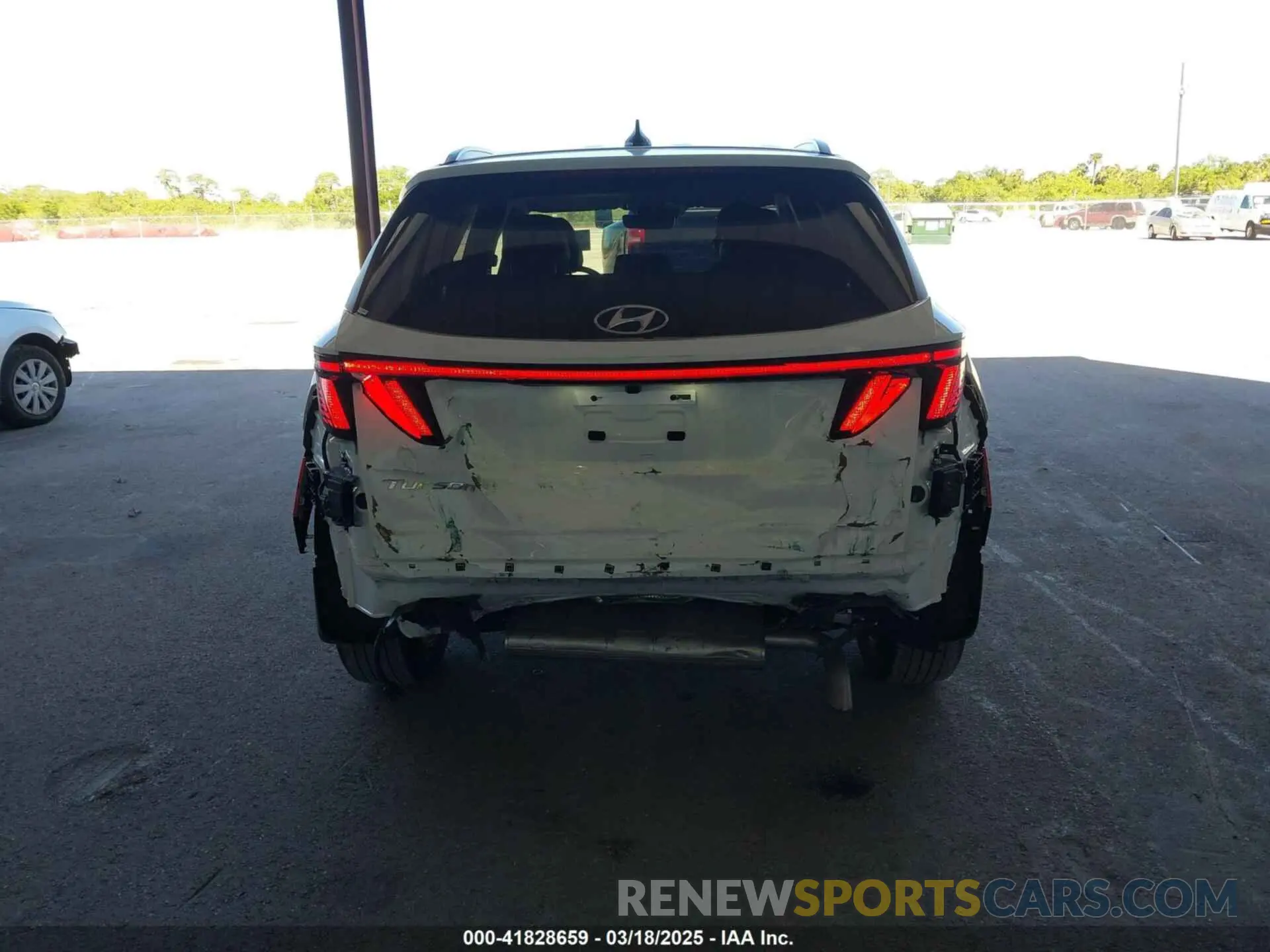 16 Photograph of a damaged car 5NMJF3DE7RH397066 HYUNDAI TUCSON 2024