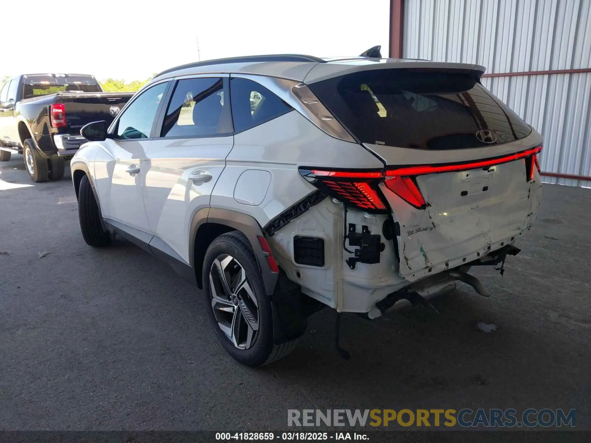 3 Photograph of a damaged car 5NMJF3DE7RH397066 HYUNDAI TUCSON 2024