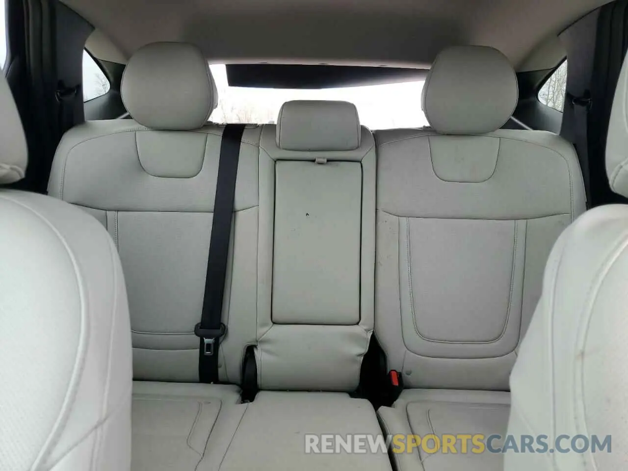 10 Photograph of a damaged car 5NMJFCDE1RH398116 HYUNDAI TUCSON 2024
