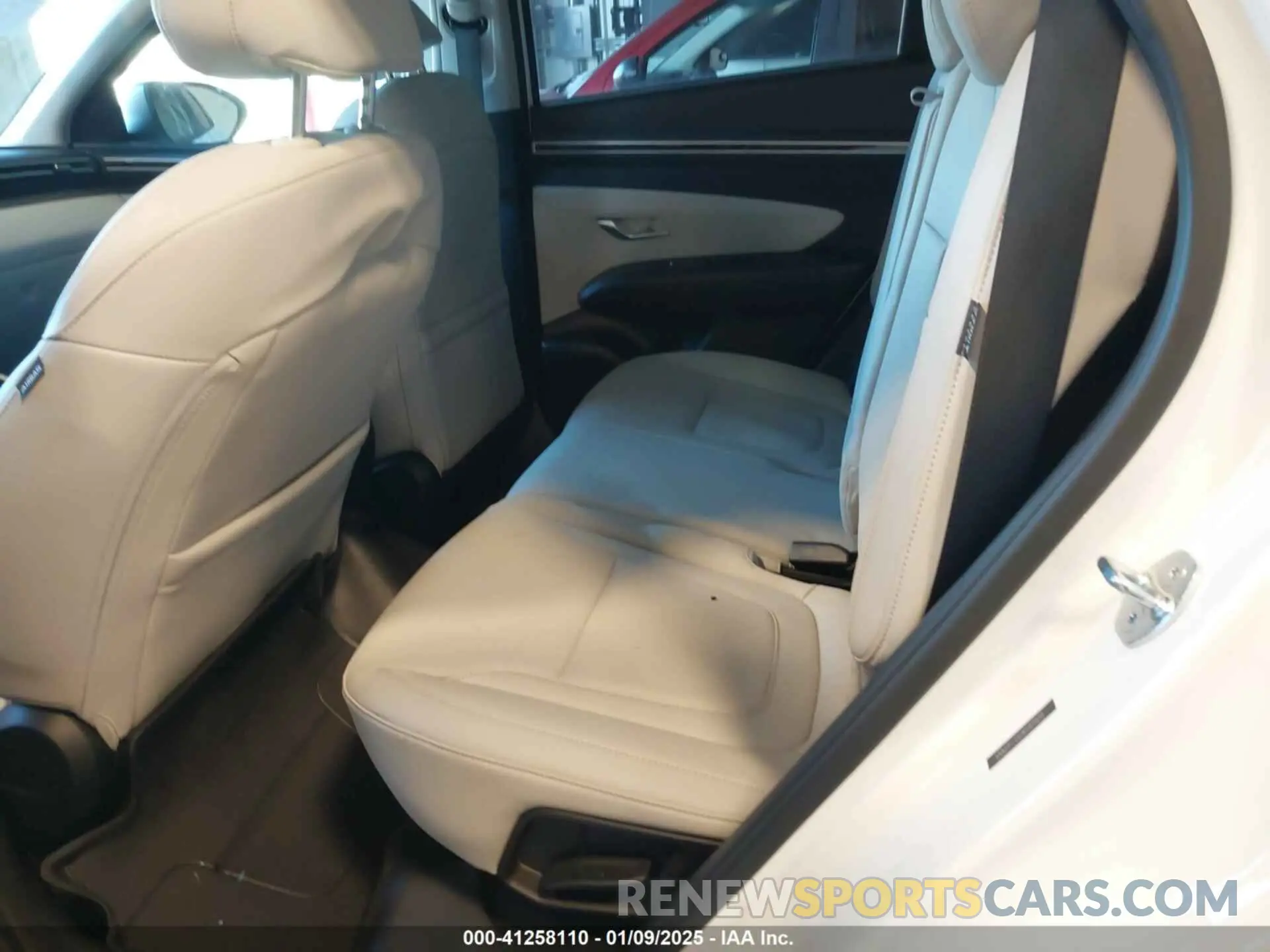 8 Photograph of a damaged car 5NMJFCDE1RH419613 HYUNDAI TUCSON 2024