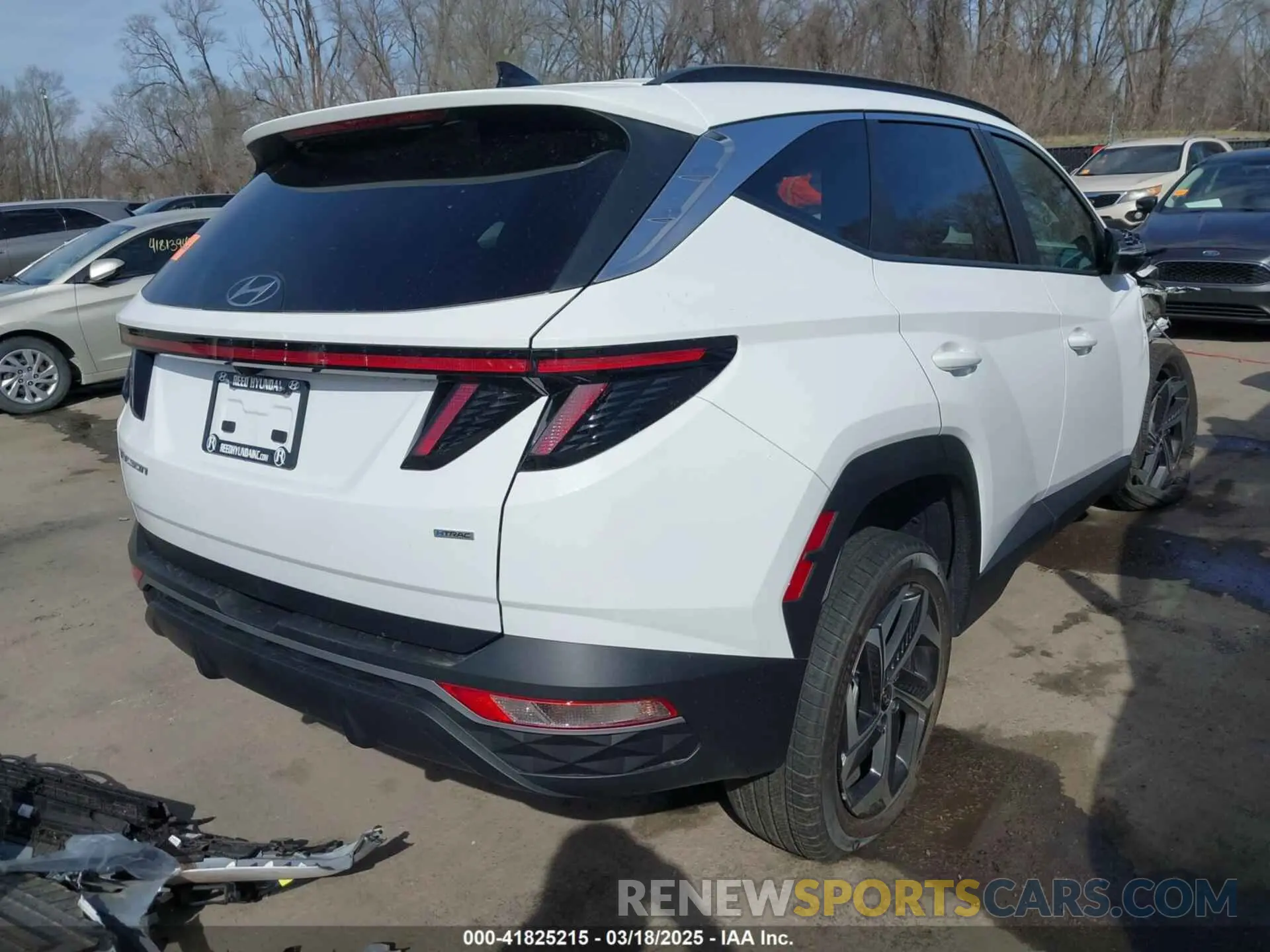 4 Photograph of a damaged car 5NMJFCDE4RH351498 HYUNDAI TUCSON 2024