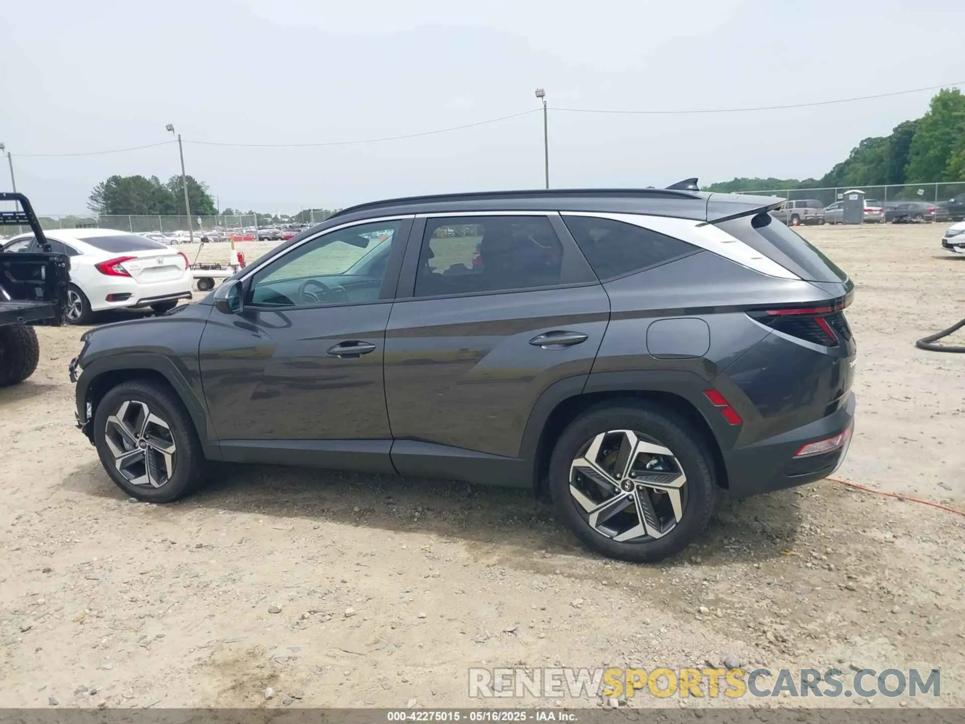 15 Photograph of a damaged car 5NMJFCDE6RH296827 HYUNDAI TUCSON 2024