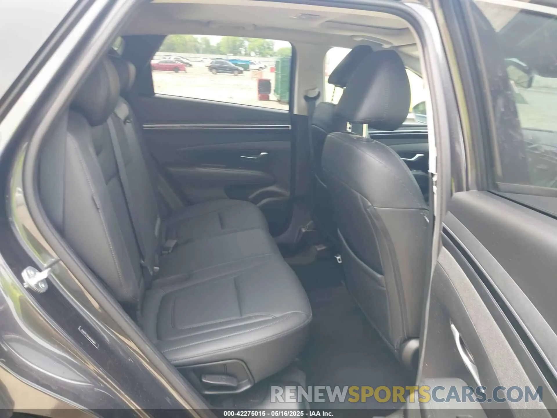 8 Photograph of a damaged car 5NMJFCDE6RH296827 HYUNDAI TUCSON 2024