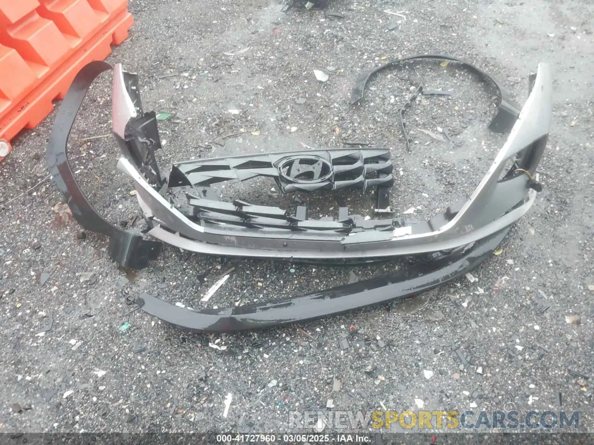 11 Photograph of a damaged car 5NMJFCDE6RH339384 HYUNDAI TUCSON 2024