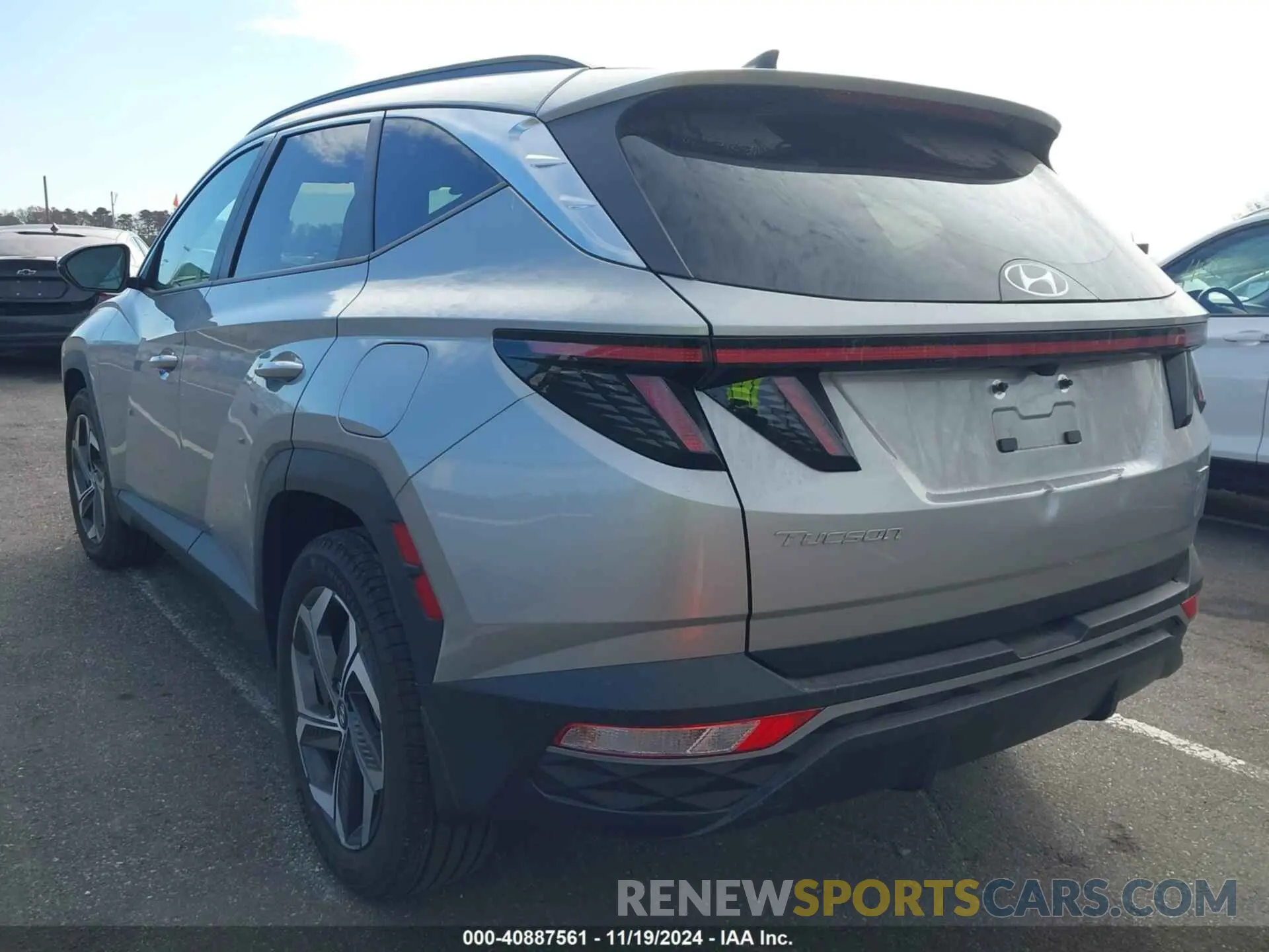 3 Photograph of a damaged car 5NMJFCDE6RH410261 HYUNDAI TUCSON 2024