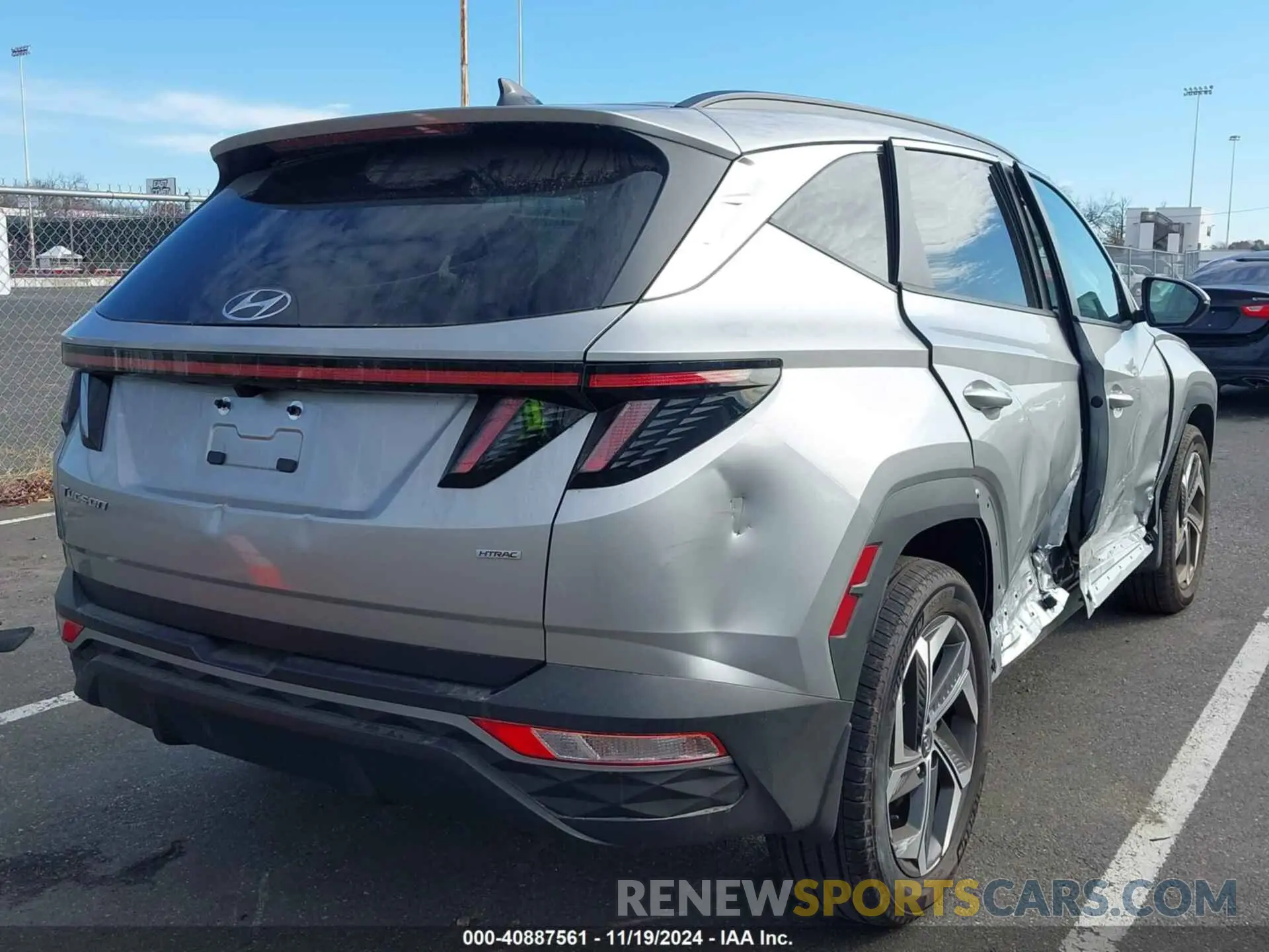 4 Photograph of a damaged car 5NMJFCDE6RH410261 HYUNDAI TUCSON 2024