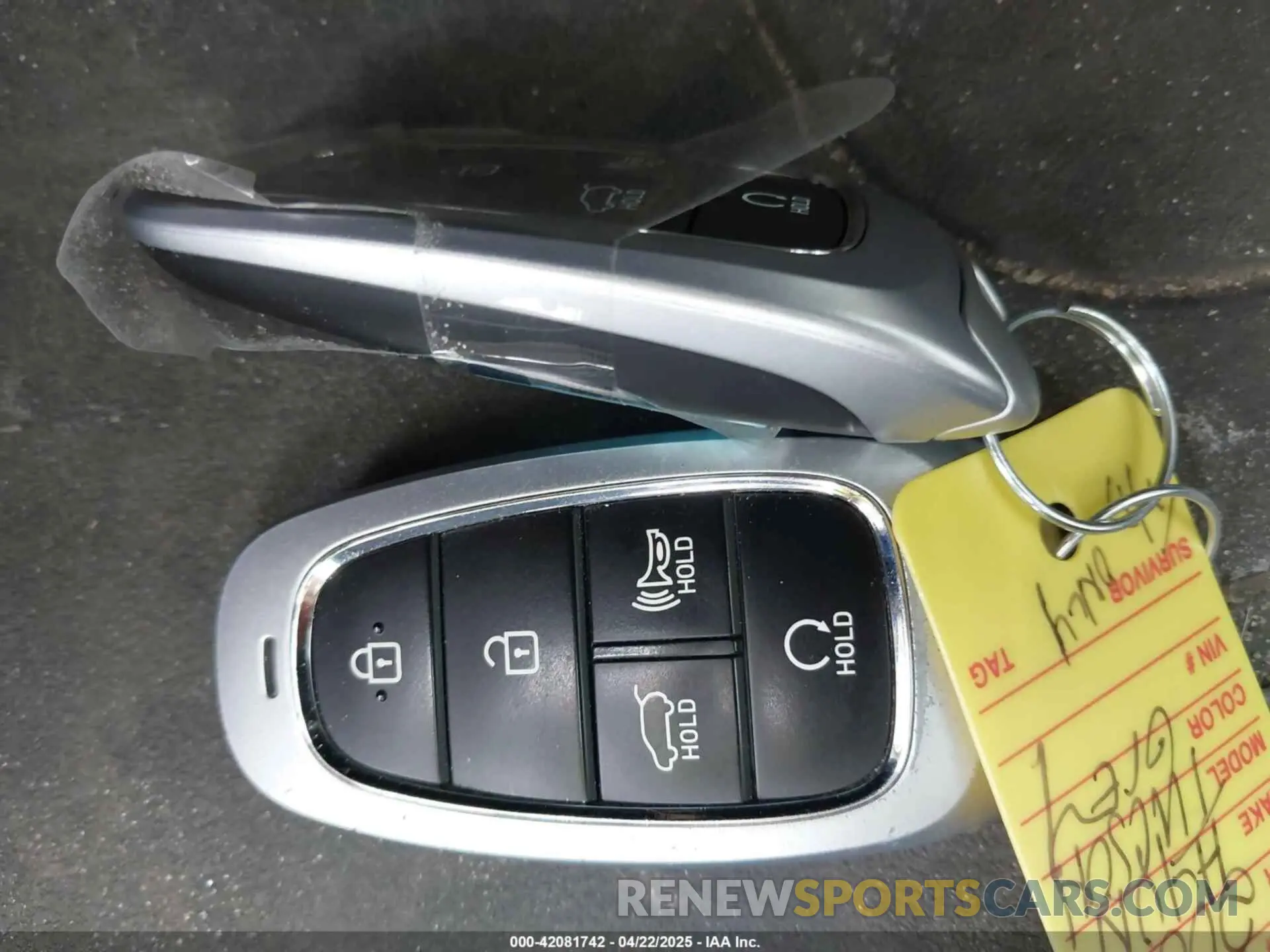 11 Photograph of a damaged car 5NMJFCDE7RH347235 HYUNDAI TUCSON 2024
