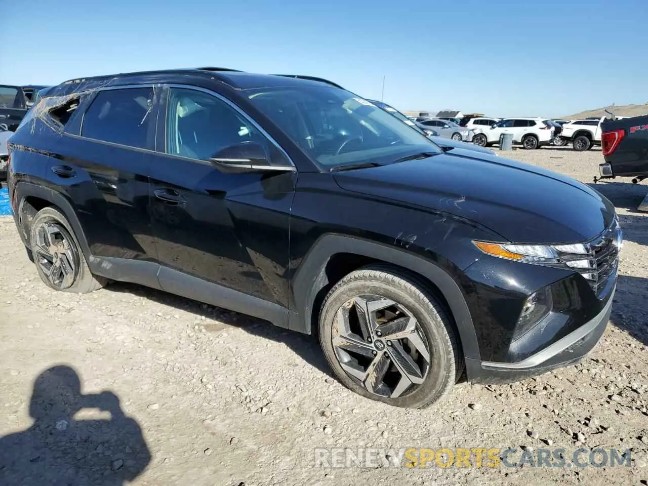 4 Photograph of a damaged car 5NMJFCDE7RH431071 HYUNDAI TUCSON 2024