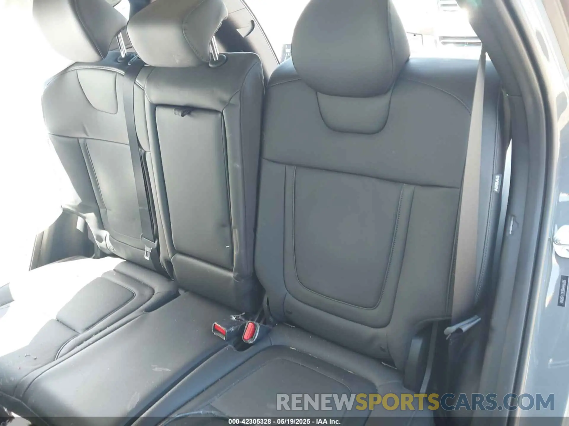 8 Photograph of a damaged car 5NMJFCDE8RH366683 HYUNDAI TUCSON 2024