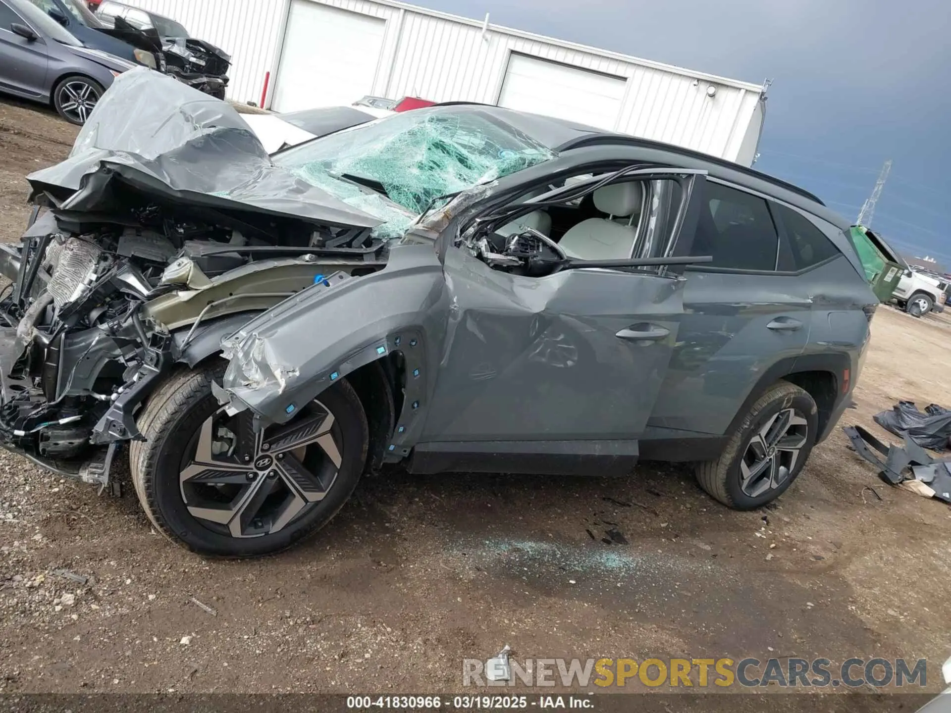 14 Photograph of a damaged car 5NMJFCDEXRH340814 HYUNDAI TUCSON 2024