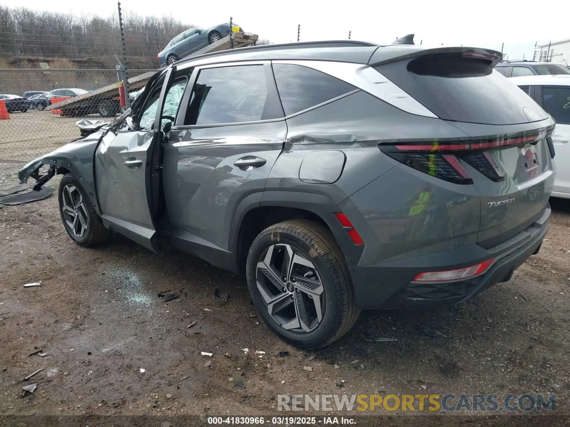 3 Photograph of a damaged car 5NMJFCDEXRH340814 HYUNDAI TUCSON 2024