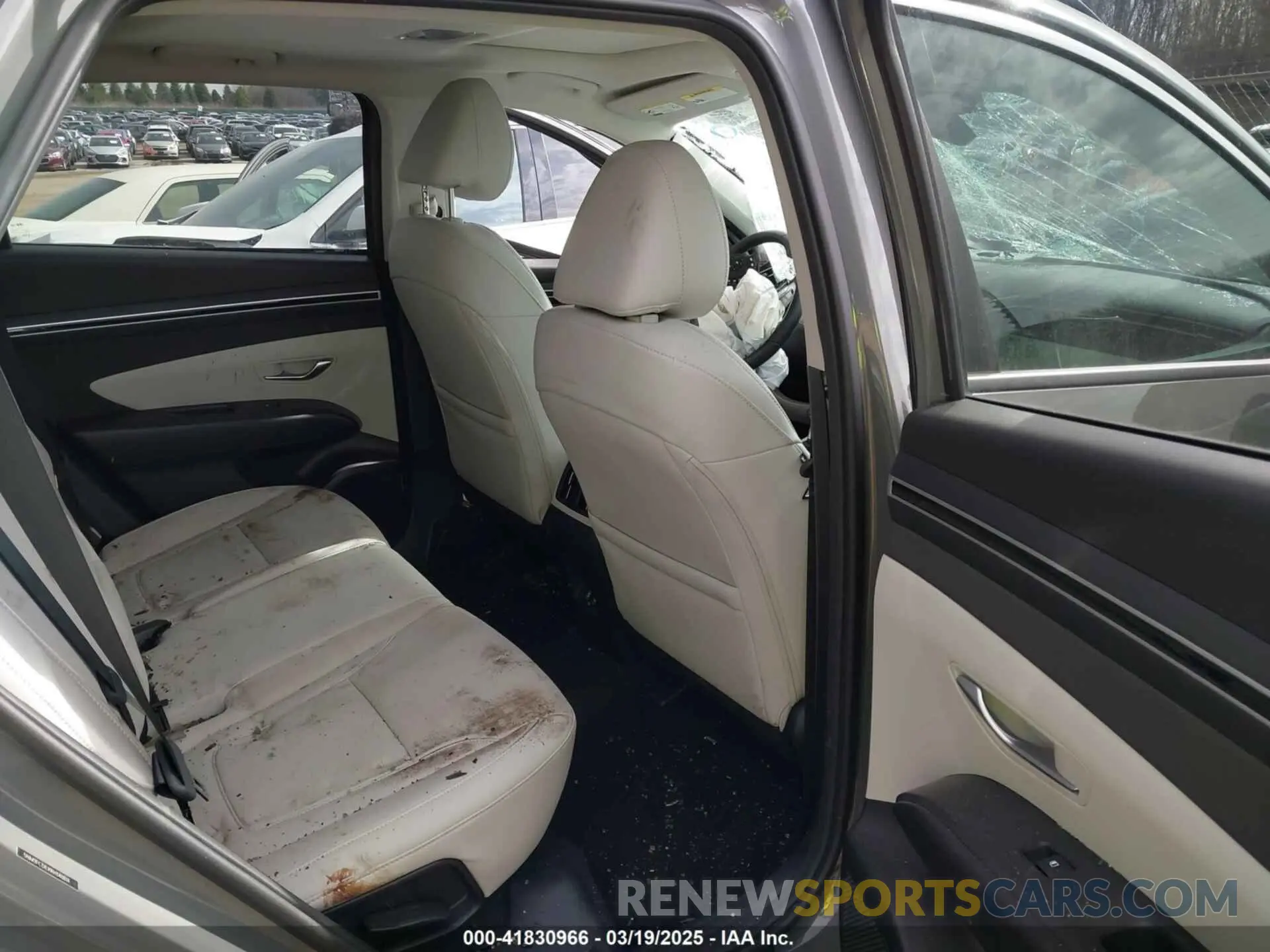 8 Photograph of a damaged car 5NMJFCDEXRH340814 HYUNDAI TUCSON 2024