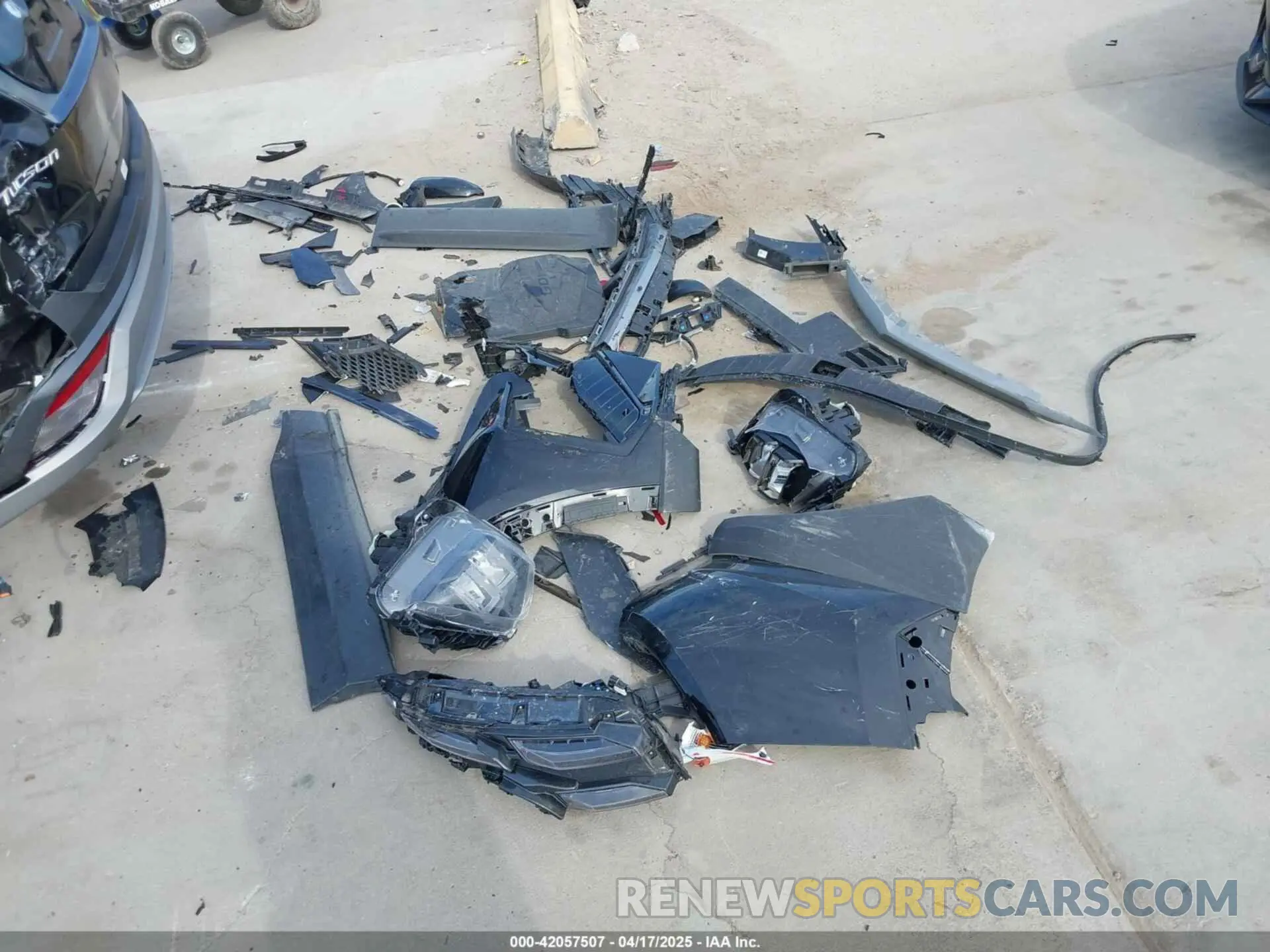 12 Photograph of a damaged car 3KMJB3DE6SE003188 HYUNDAI TUCSON 2025