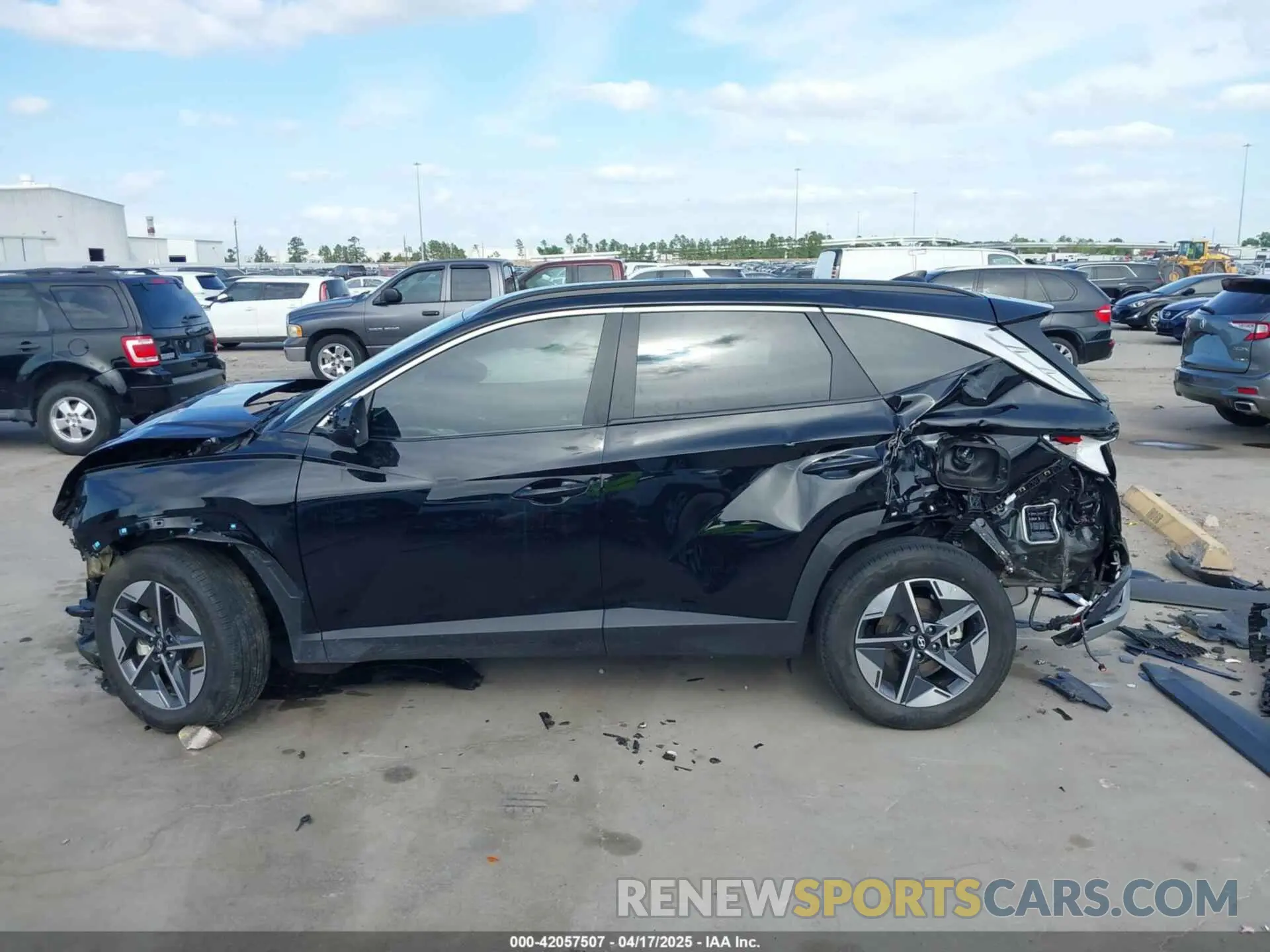 15 Photograph of a damaged car 3KMJB3DE6SE003188 HYUNDAI TUCSON 2025