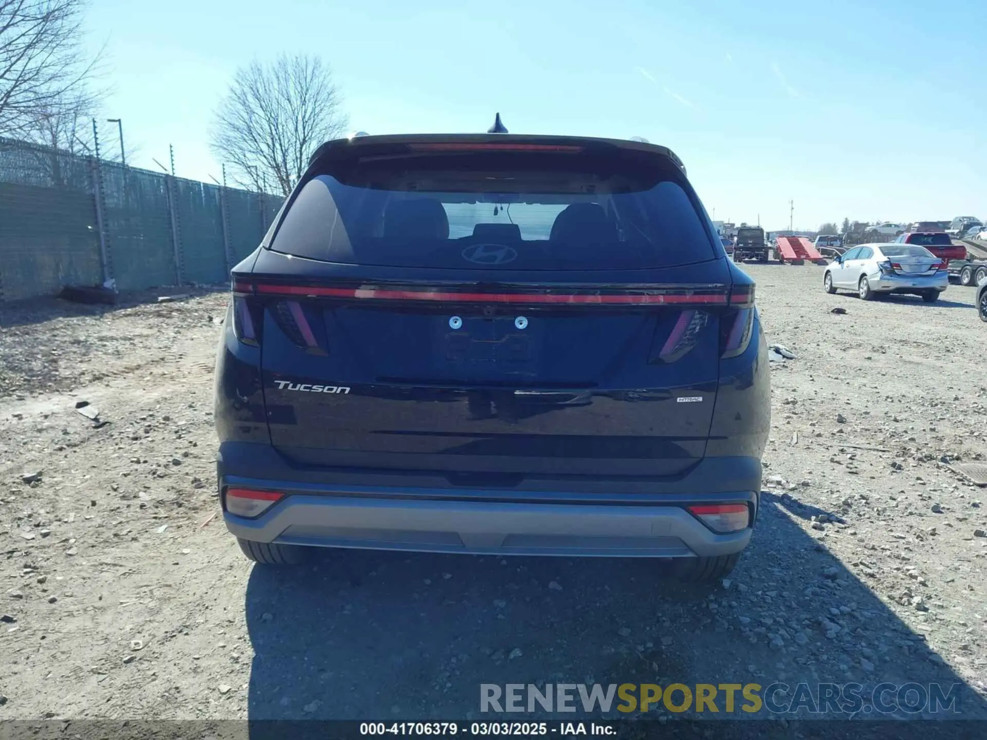 15 Photograph of a damaged car 3KMJCCDE9SE009323 HYUNDAI TUCSON 2025