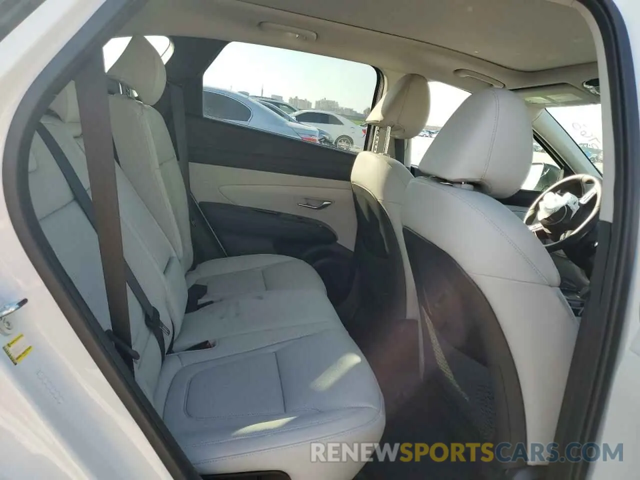 11 Photograph of a damaged car 3KMJE3DE9SE018758 HYUNDAI TUCSON 2025