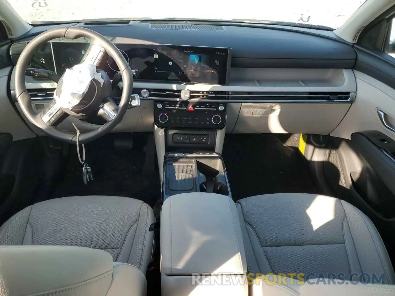 8 Photograph of a damaged car 3KMJE3DE9SE018758 HYUNDAI TUCSON 2025