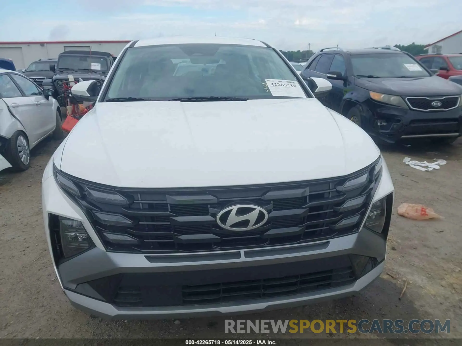 13 Photograph of a damaged car 5NMJA3DE0SH454941 HYUNDAI TUCSON 2025