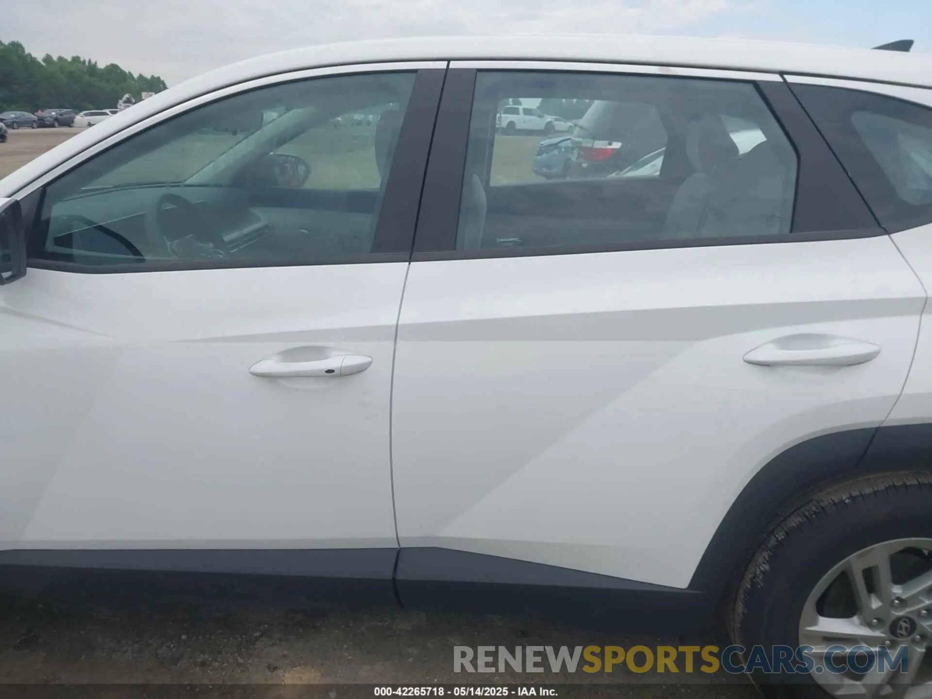 15 Photograph of a damaged car 5NMJA3DE0SH454941 HYUNDAI TUCSON 2025