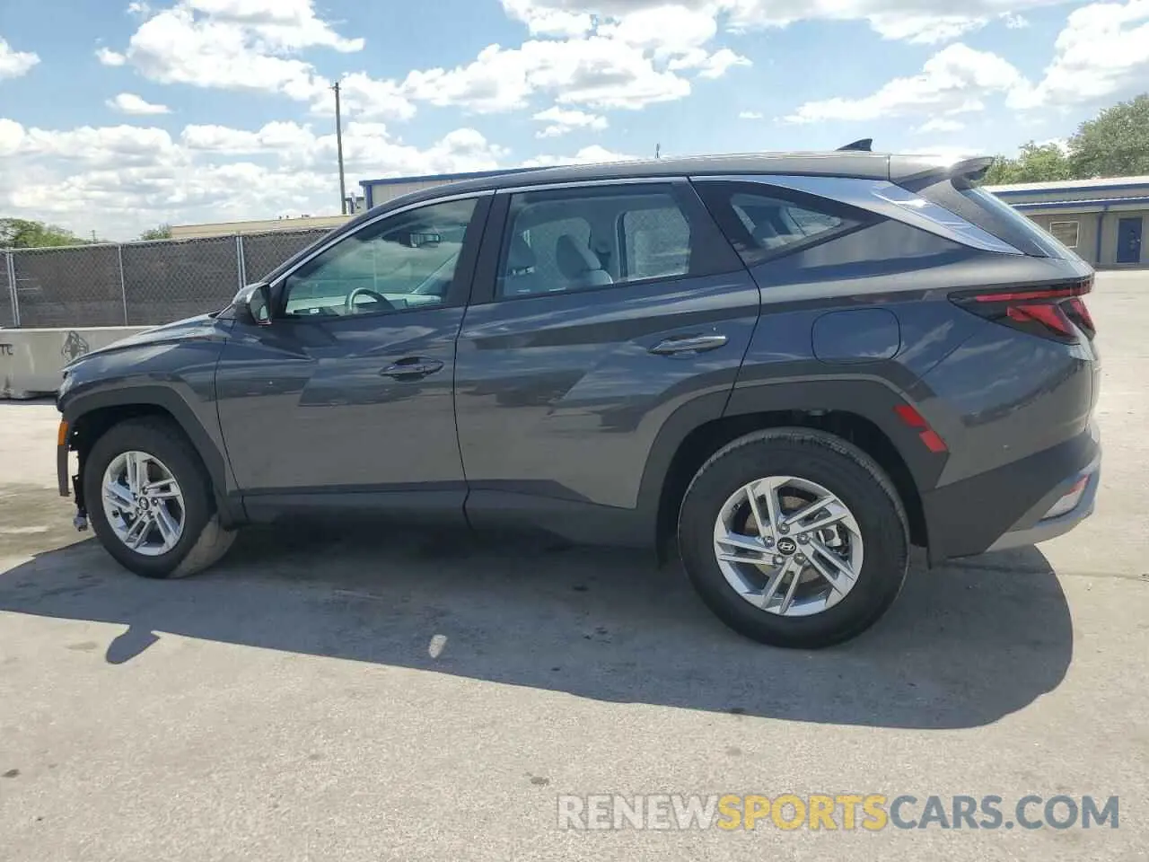 2 Photograph of a damaged car 5NMJA3DE4SH527602 HYUNDAI TUCSON 2025