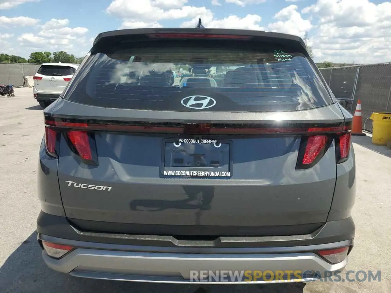 6 Photograph of a damaged car 5NMJA3DE4SH527602 HYUNDAI TUCSON 2025