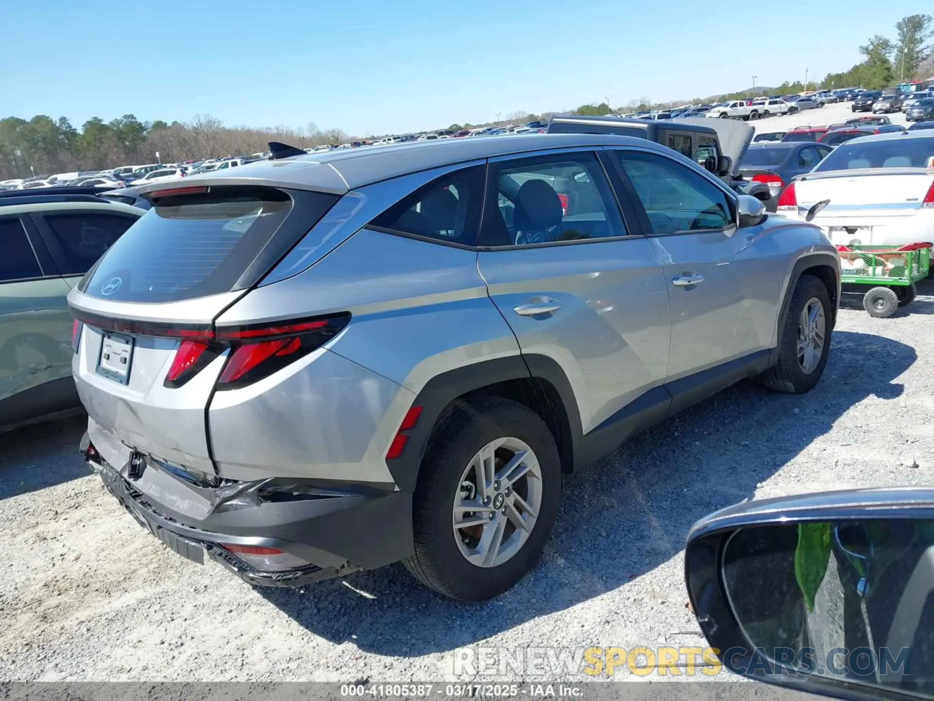 4 Photograph of a damaged car 5NMJA3DE9SH490059 HYUNDAI TUCSON 2025