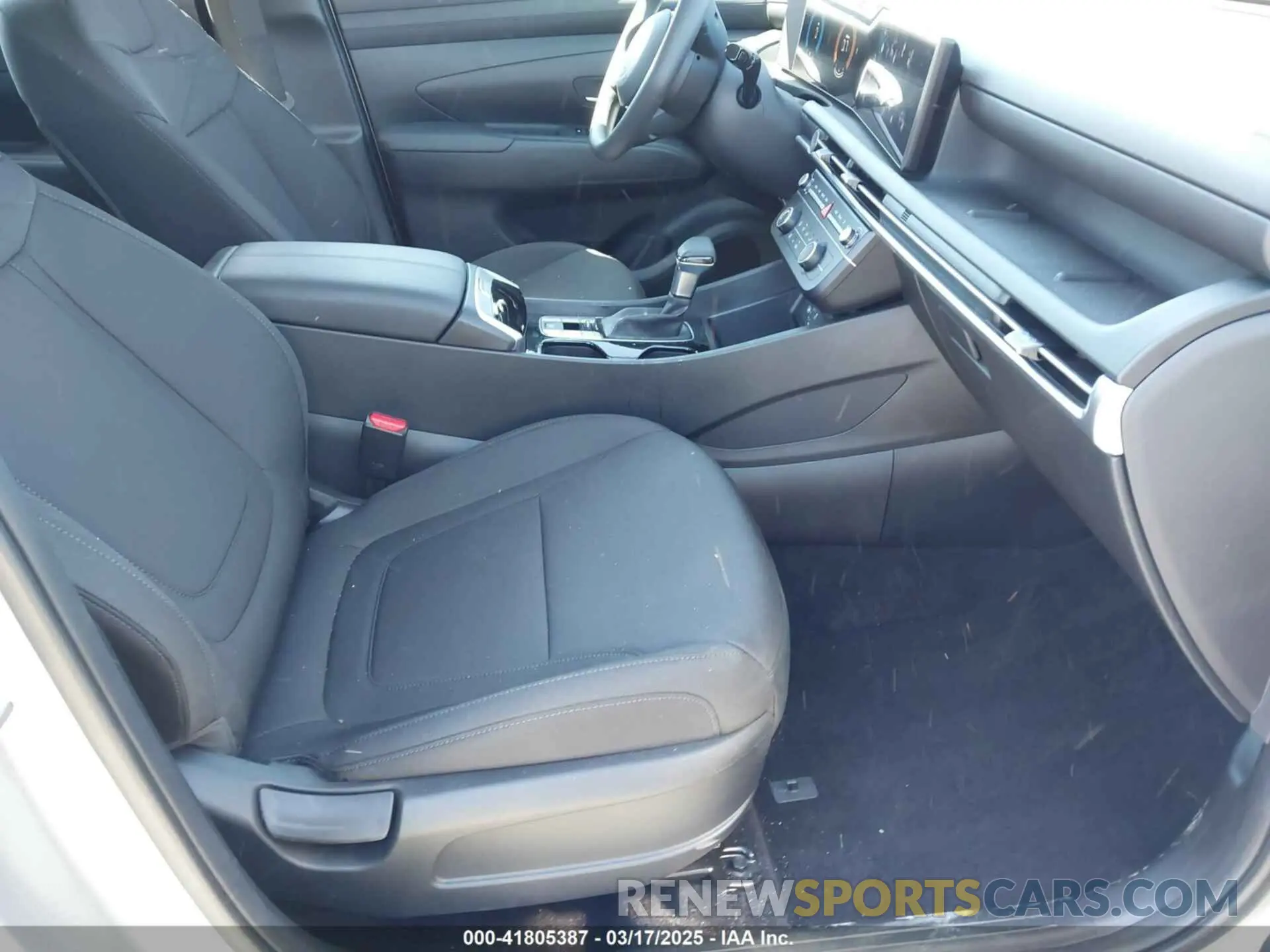 5 Photograph of a damaged car 5NMJA3DE9SH490059 HYUNDAI TUCSON 2025