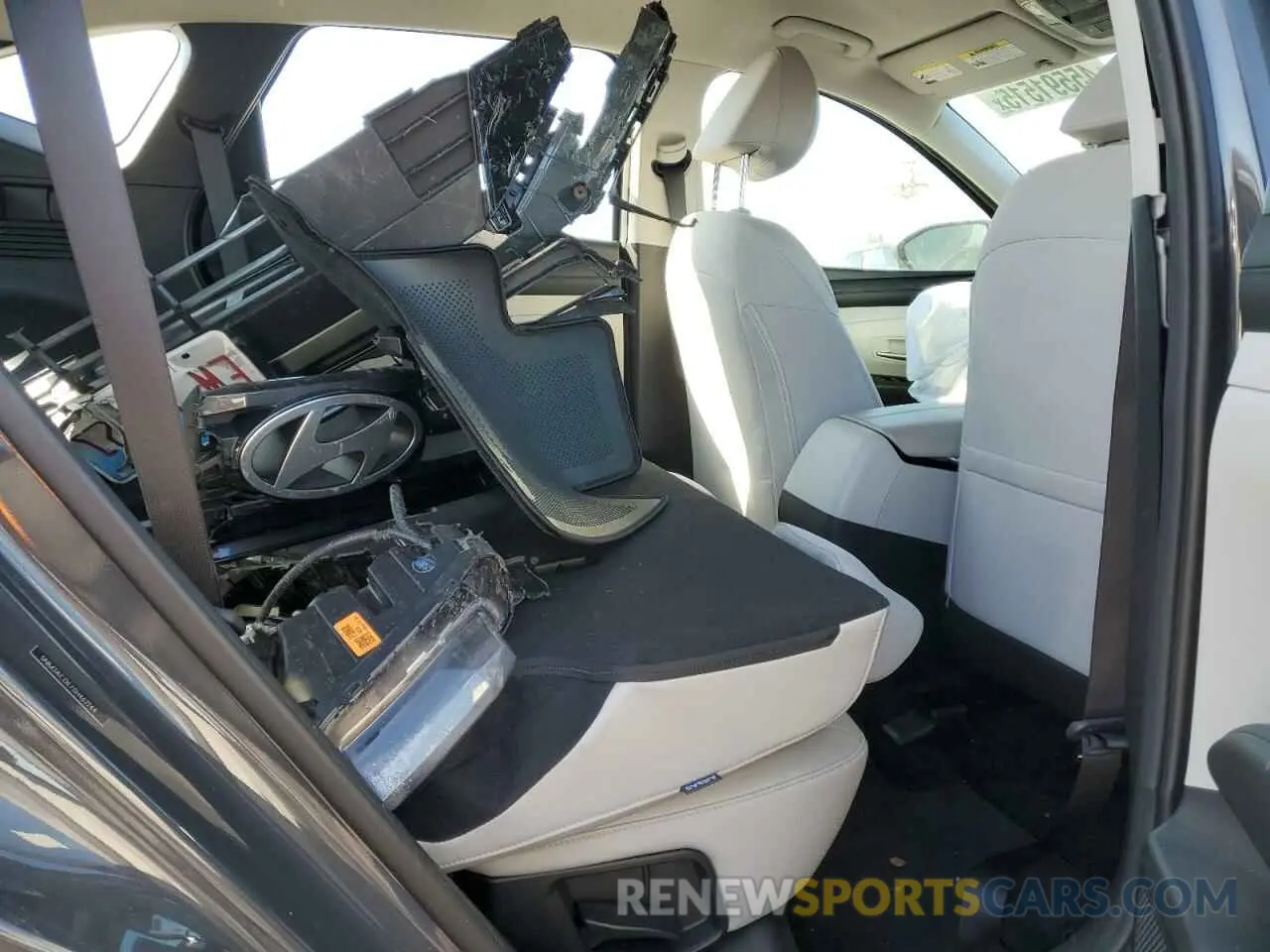 12 Photograph of a damaged car 5NMJACDE7SH462244 HYUNDAI TUCSON 2025