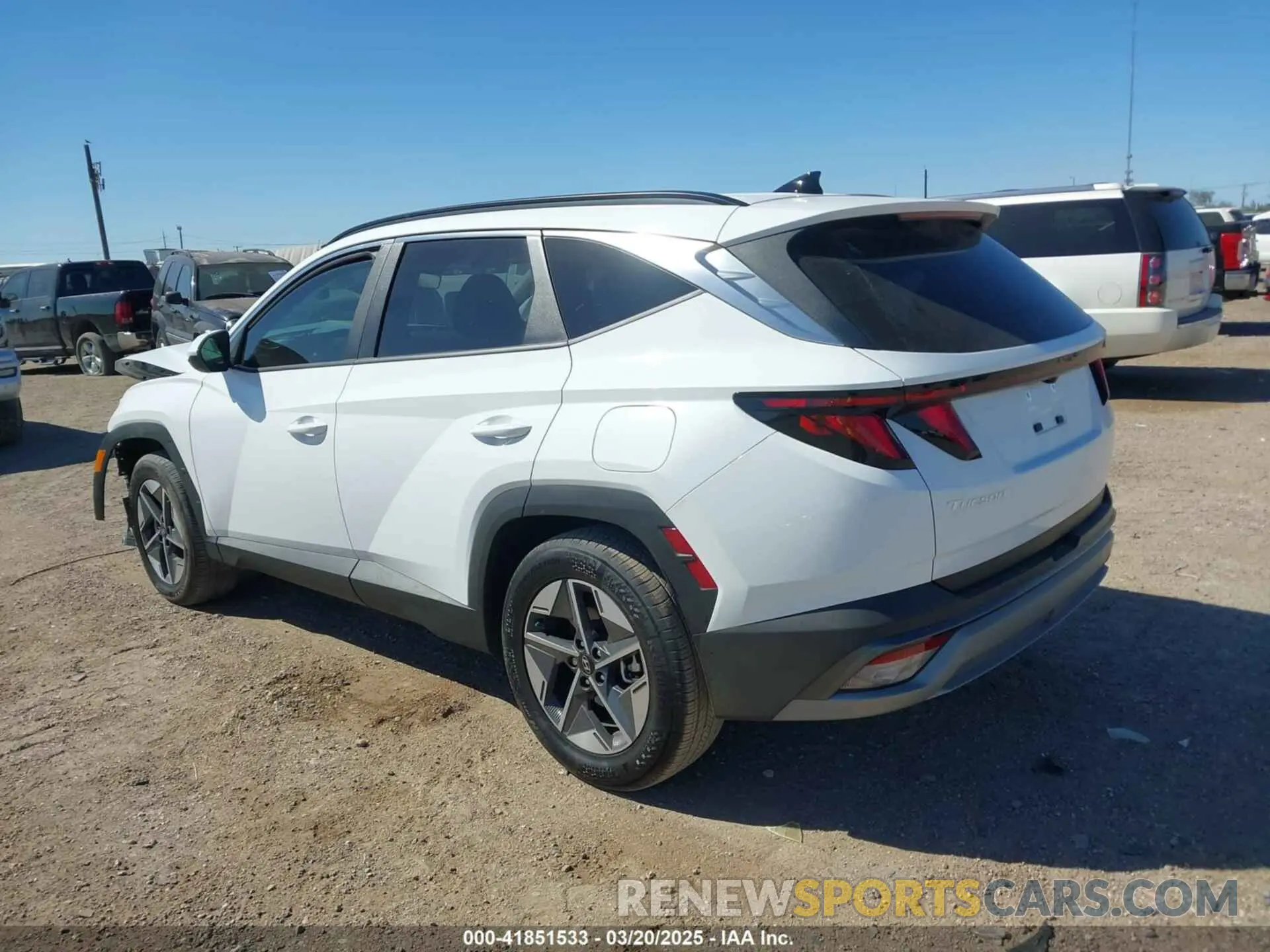 15 Photograph of a damaged car 5NMJB3DE1SH467162 HYUNDAI TUCSON 2025