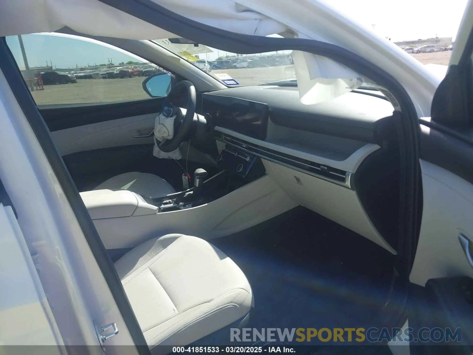 5 Photograph of a damaged car 5NMJB3DE1SH467162 HYUNDAI TUCSON 2025