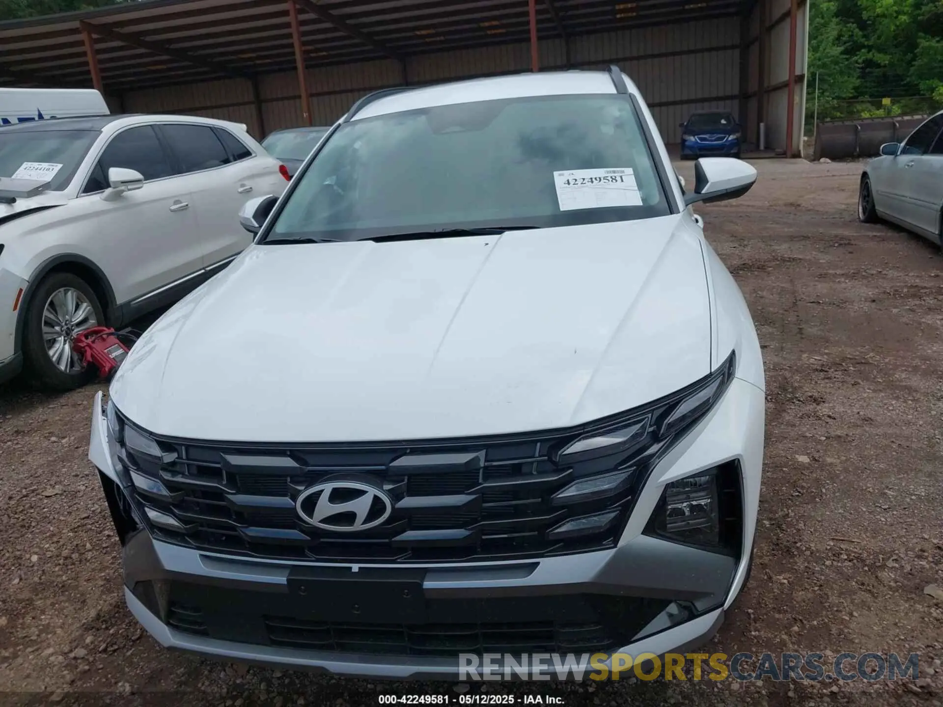 12 Photograph of a damaged car 5NMJB3DE2SH543942 HYUNDAI TUCSON 2025
