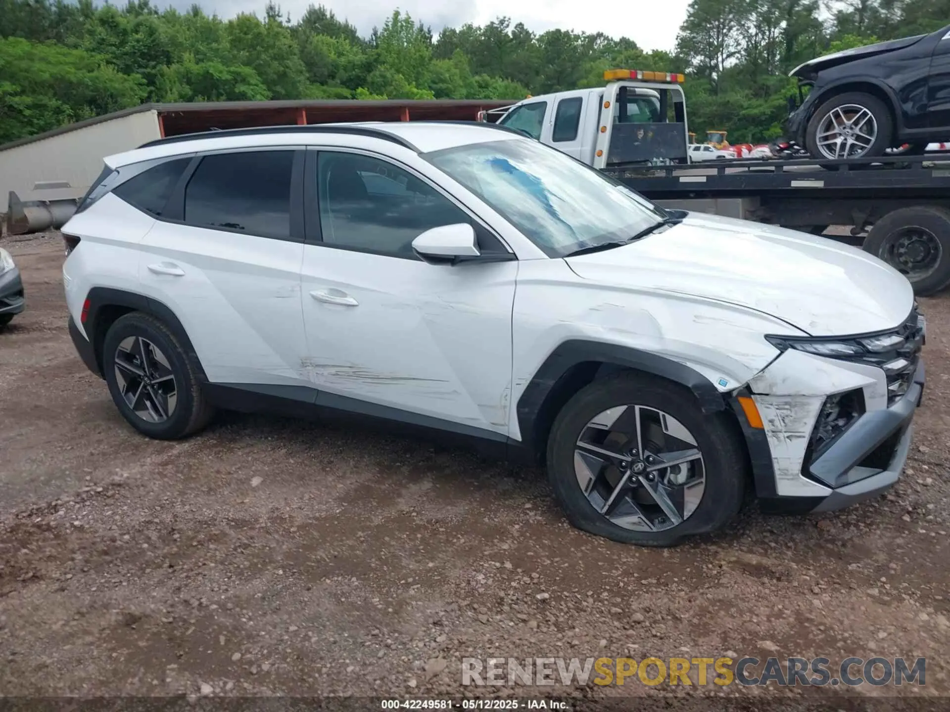 6 Photograph of a damaged car 5NMJB3DE2SH543942 HYUNDAI TUCSON 2025
