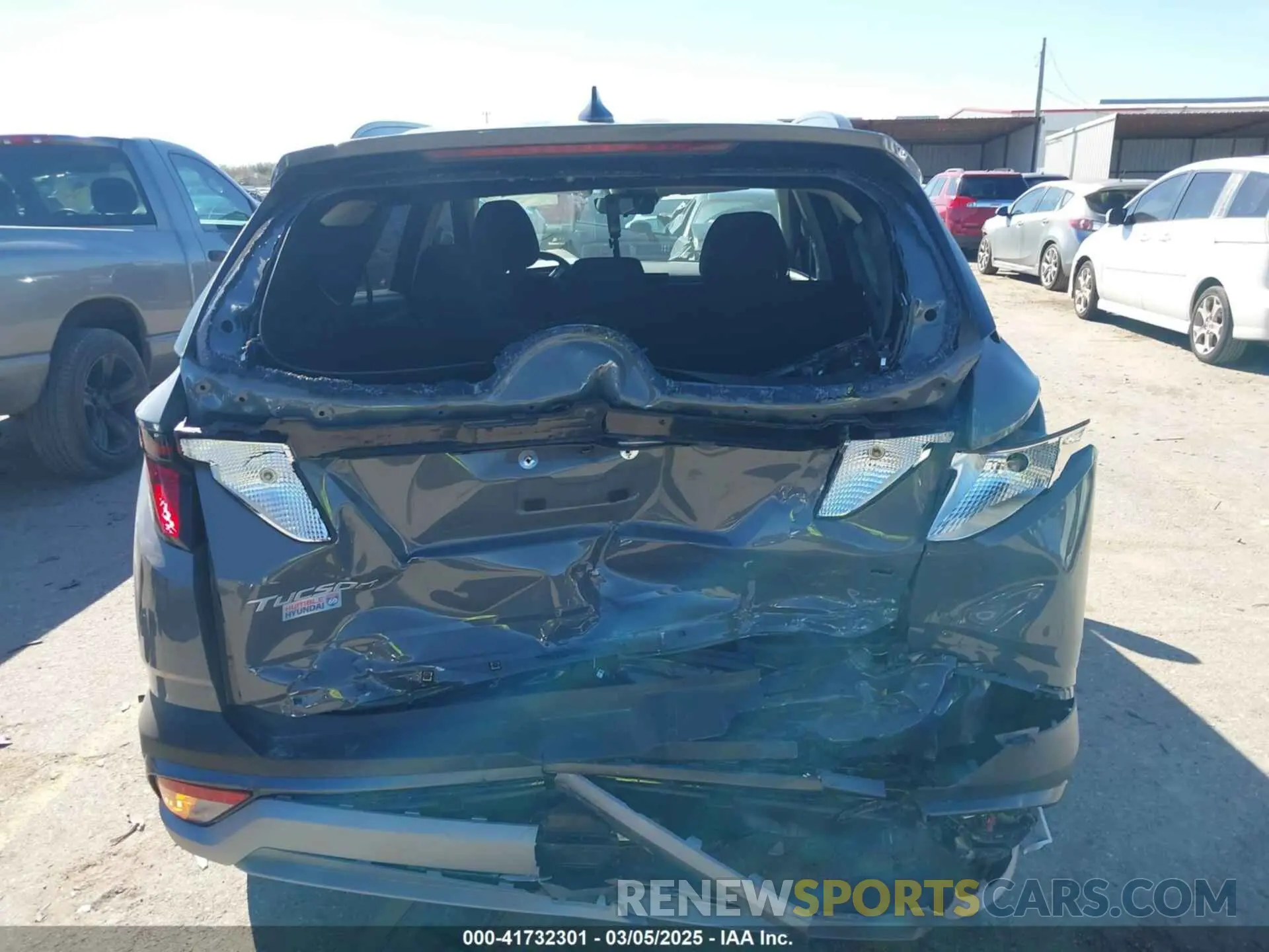 16 Photograph of a damaged car 5NMJB3DE7SH501802 HYUNDAI TUCSON 2025