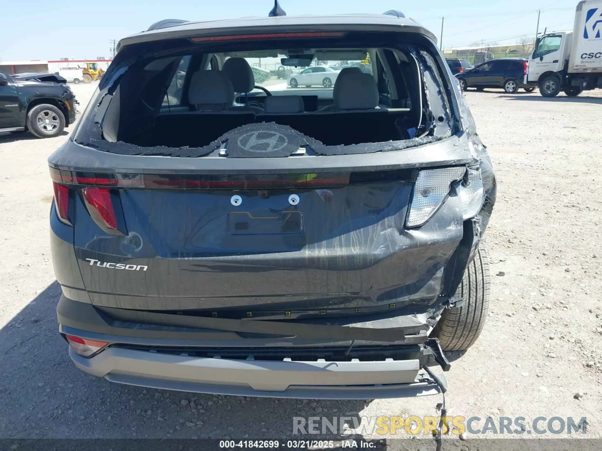 16 Photograph of a damaged car 5NMJB3DE7SH508748 HYUNDAI TUCSON 2025