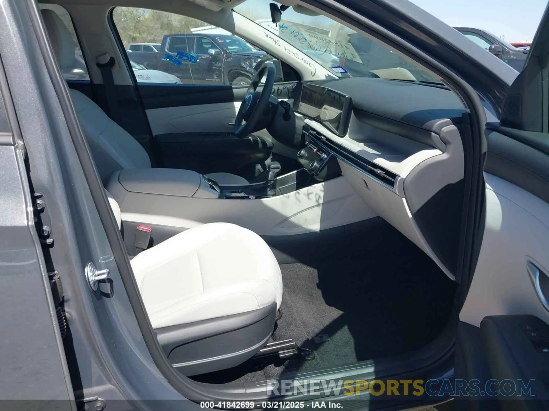 5 Photograph of a damaged car 5NMJB3DE7SH508748 HYUNDAI TUCSON 2025