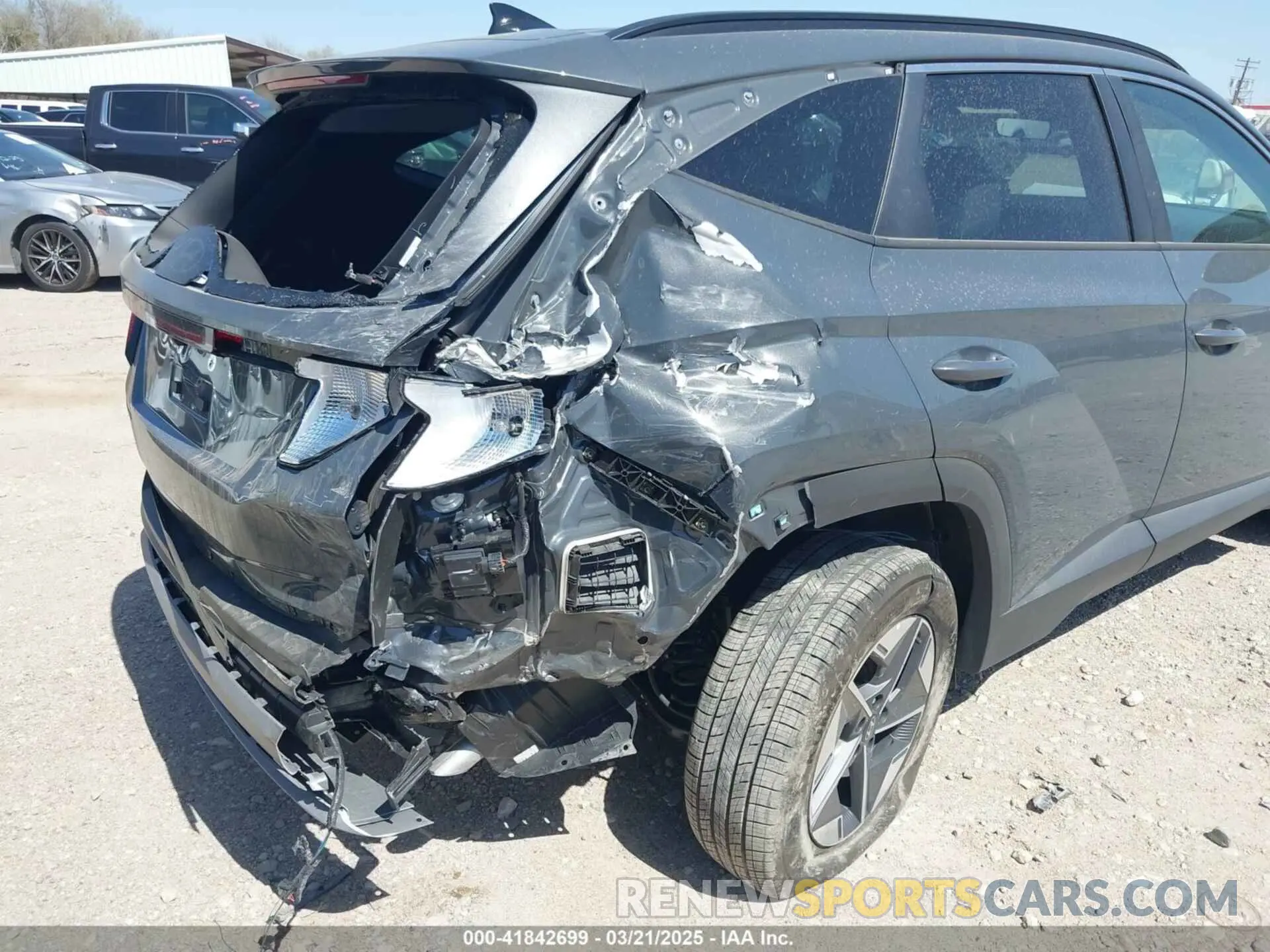 6 Photograph of a damaged car 5NMJB3DE7SH508748 HYUNDAI TUCSON 2025