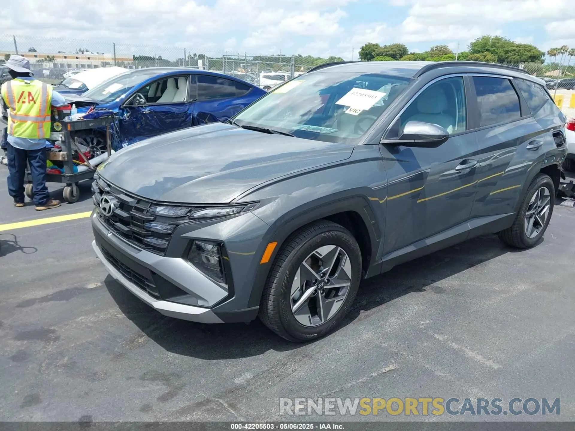 2 Photograph of a damaged car 5NMJB3DE9SH490219 HYUNDAI TUCSON 2025