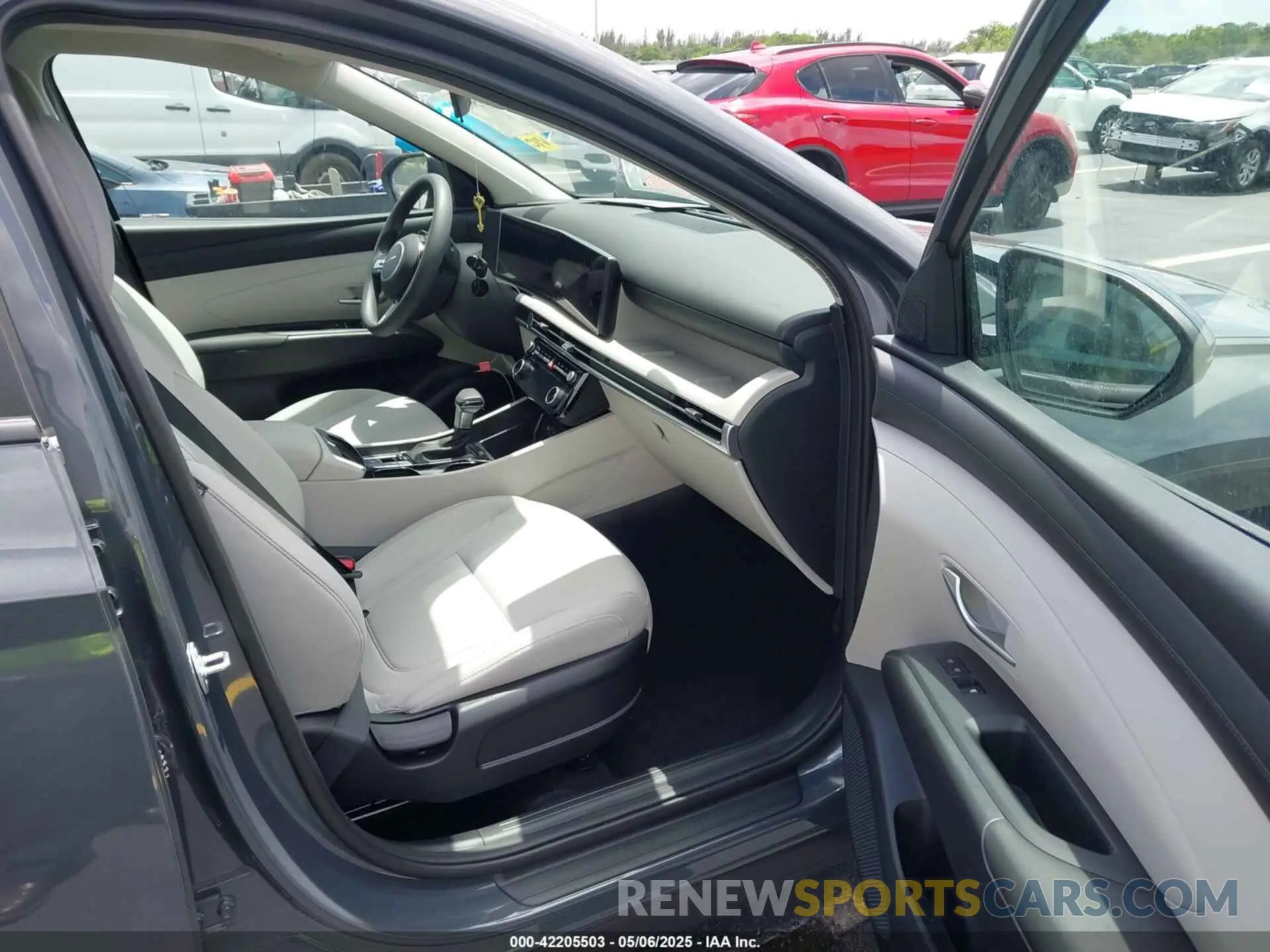5 Photograph of a damaged car 5NMJB3DE9SH490219 HYUNDAI TUCSON 2025