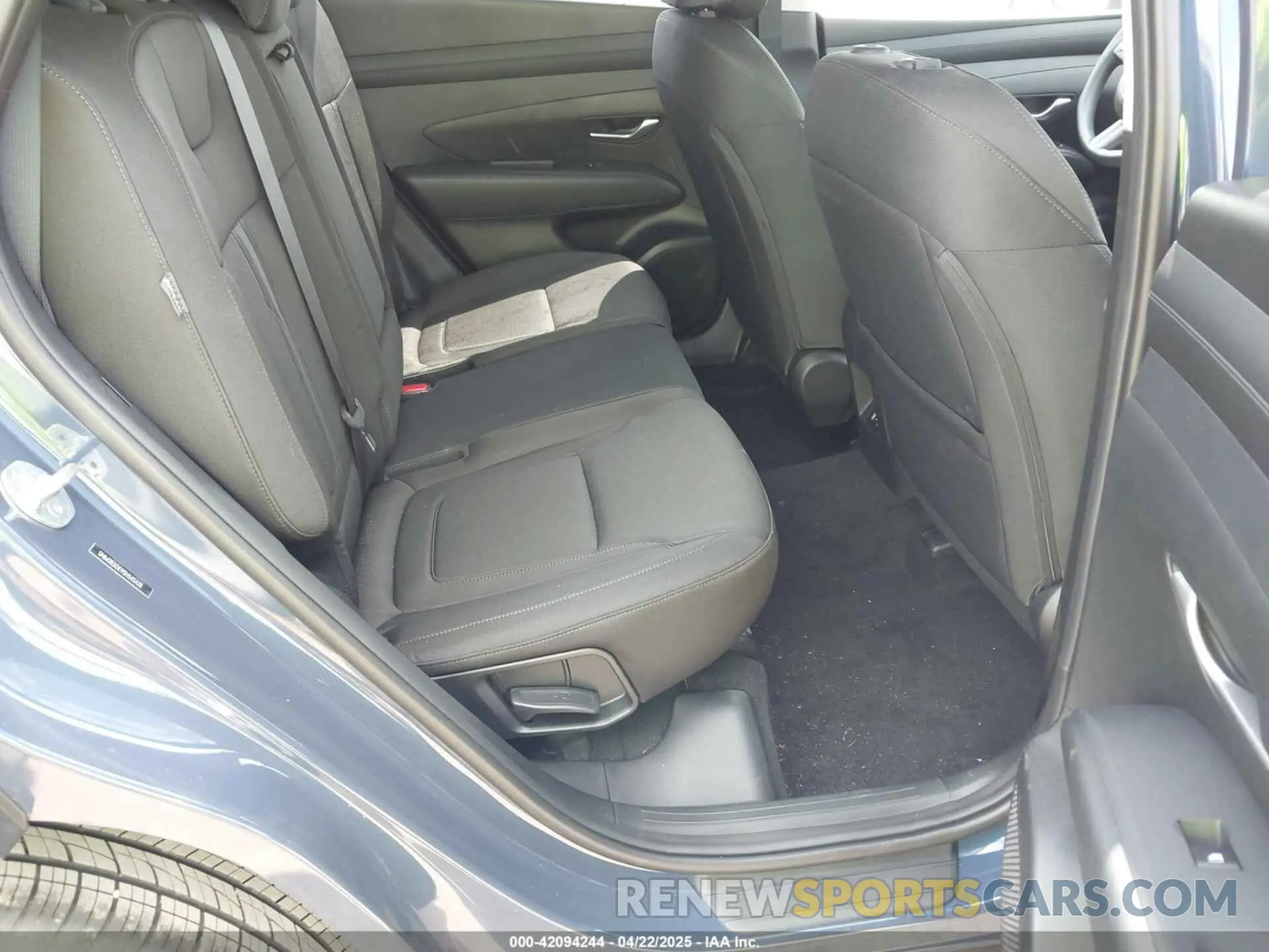 8 Photograph of a damaged car 5NMJB3DE9SH545428 HYUNDAI TUCSON 2025