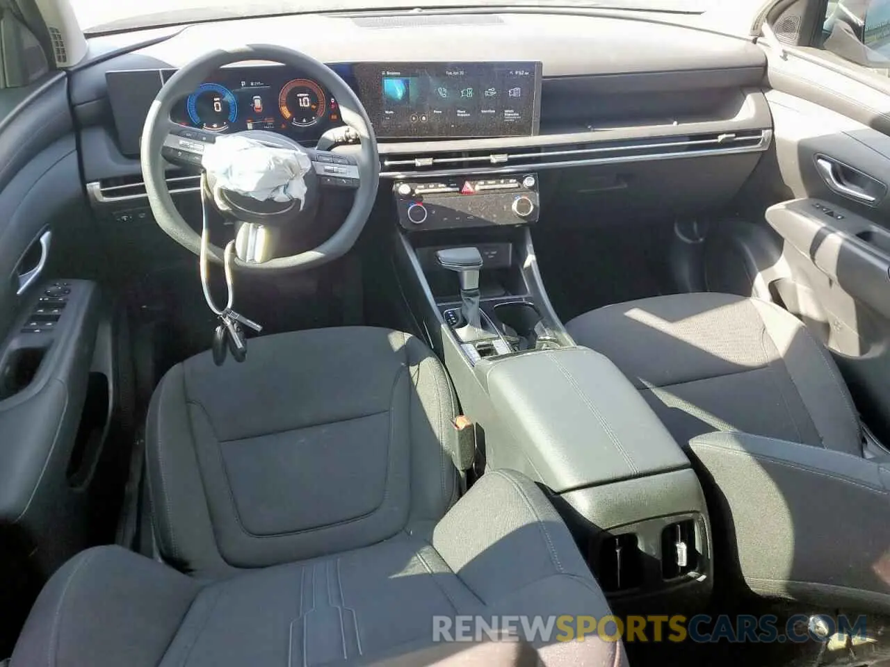 8 Photograph of a damaged car 5NMJBCDE2SH453013 HYUNDAI TUCSON 2025